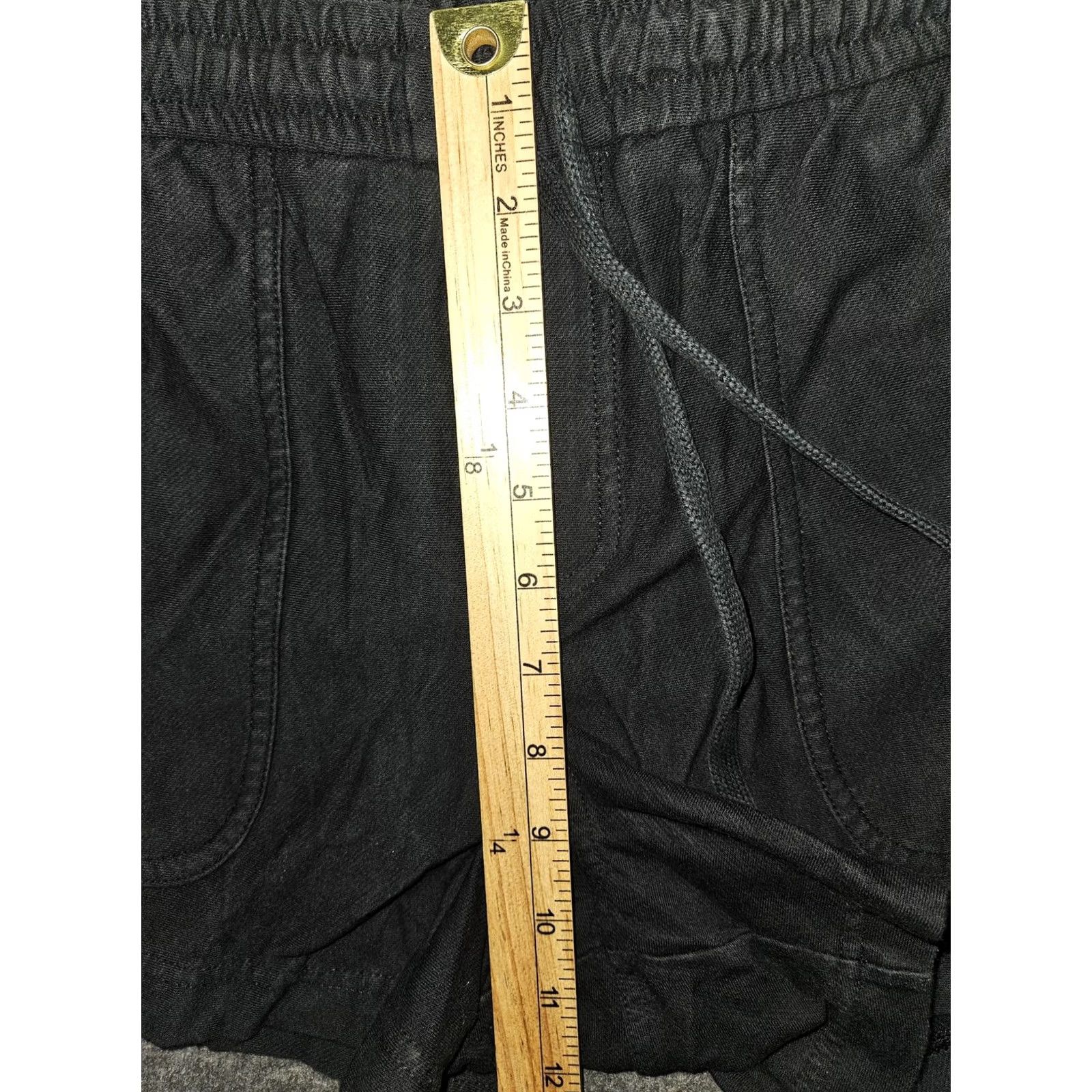 Athleta VINTAGE Athleta Shorts Womens Small Black Relaxed Drawstring Athletic Pockets Yoga Size 28" / US 6 / IT 42 - 4 Thumbnail