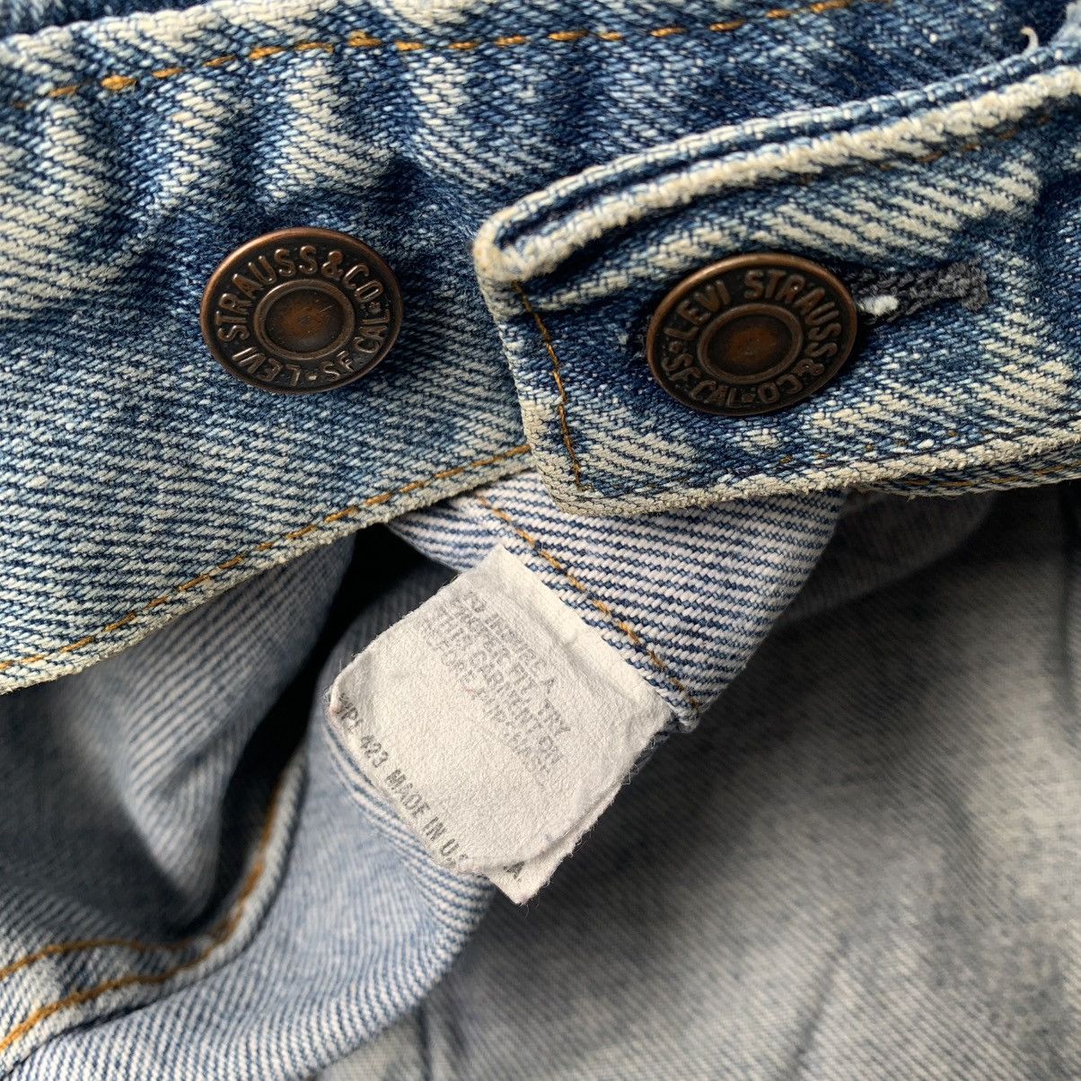 Levi's vintage Levi's trucker jacket distressed Size US L / EU 52-54 / 3 - 6 Thumbnail