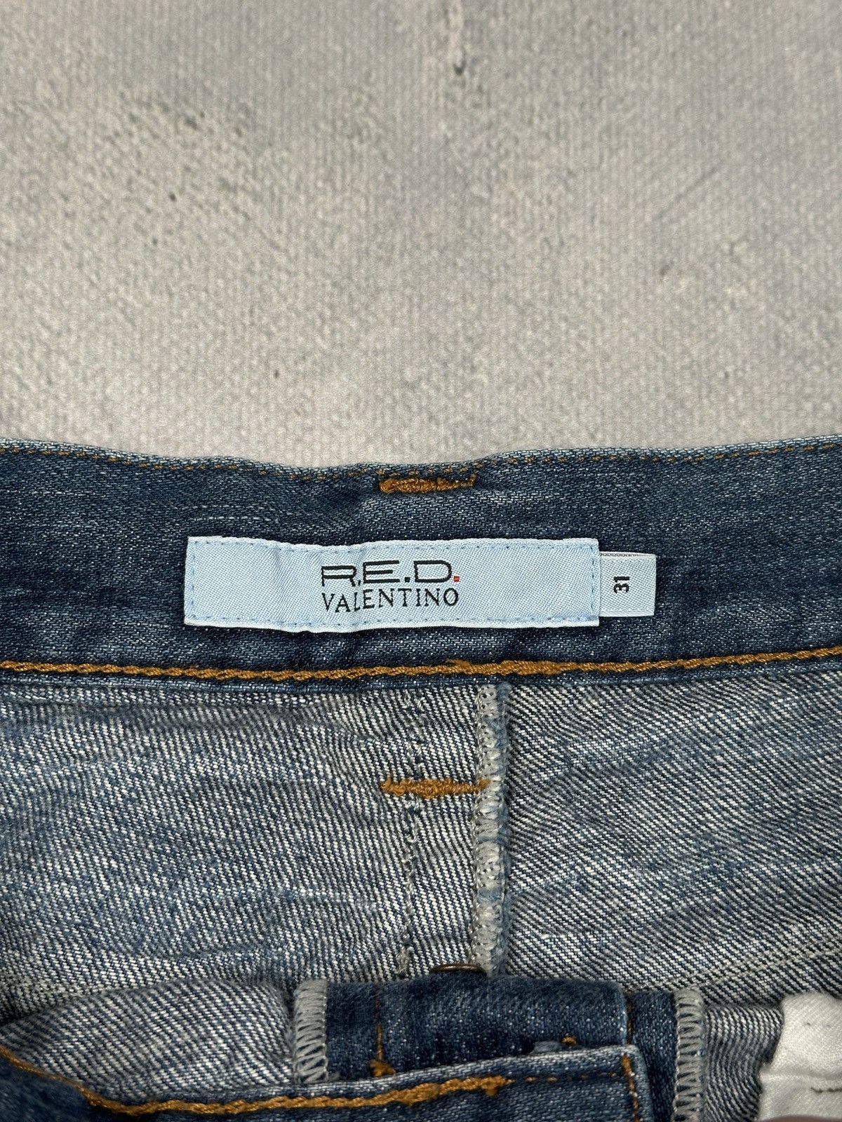 Valentino R.E.D. Valentino Vintage Faded Denim Jeans Flap Back Pockets Size US 31 - 14 Thumbnail