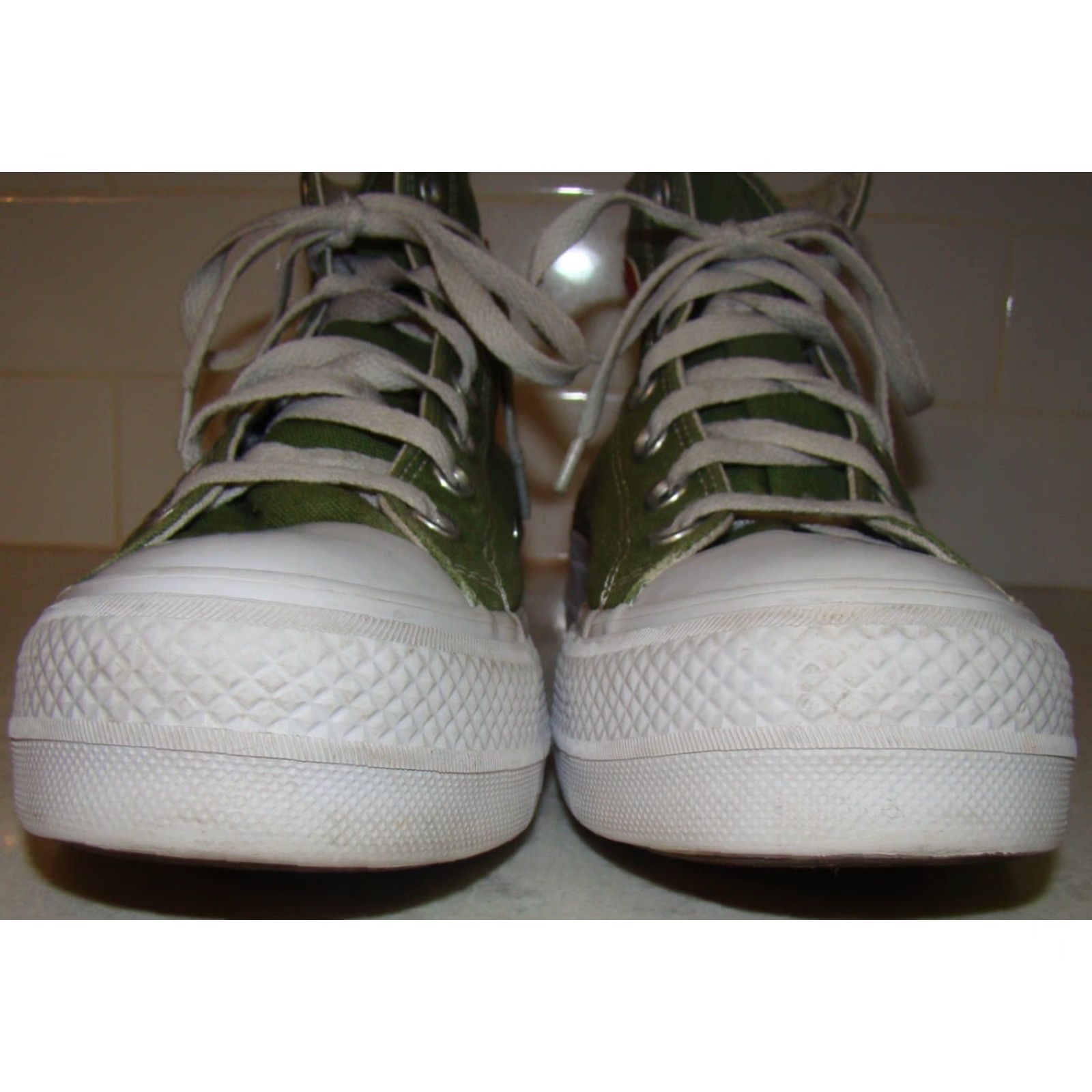 Converse Converse All Star High Top Platform Green Heart Sneaker Womens Mens 7.5 5.5 Canvas Cushioned Rubber Shoes Size M / US 6-8 / IT 42-44 - 2 Thumbnail