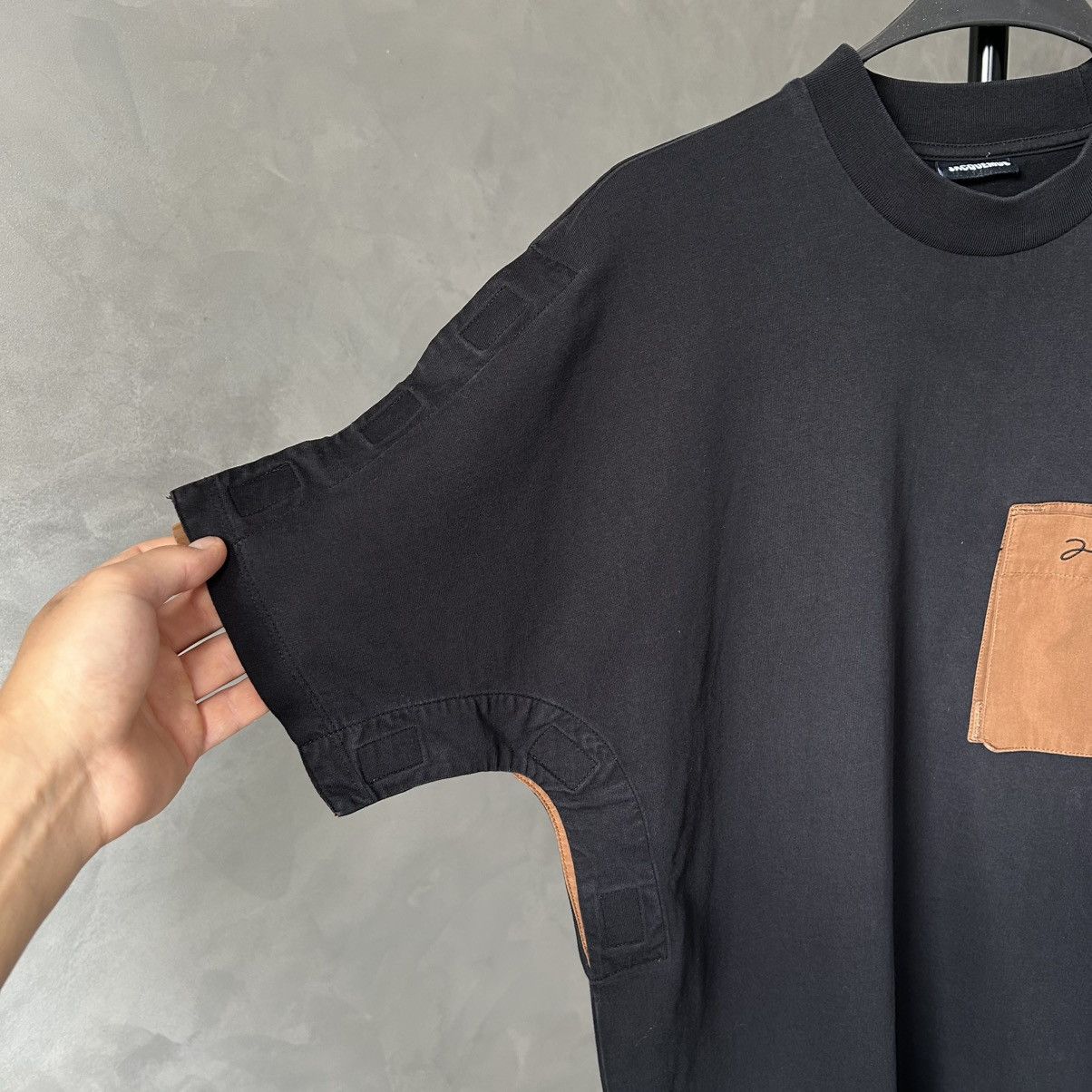 Jacquemus Jacquemus Nylon Pocket T Shirt Size US S / EU 44-46 / 1 - 6 Thumbnail