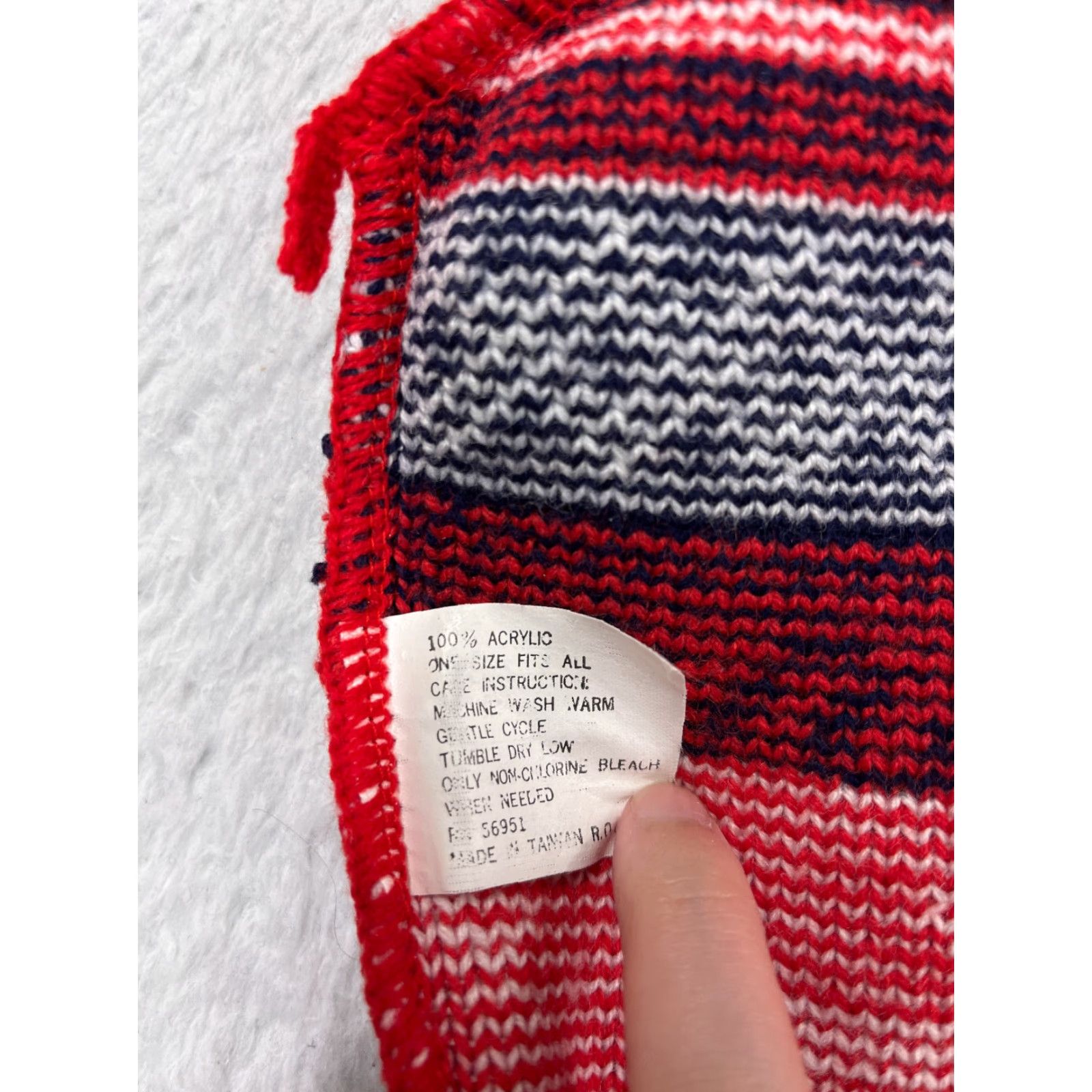 Vintage Red Knit Fair Isle Beanie Hat Adult One Size Ski Theme Mens Size ONE SIZE - 5 Thumbnail