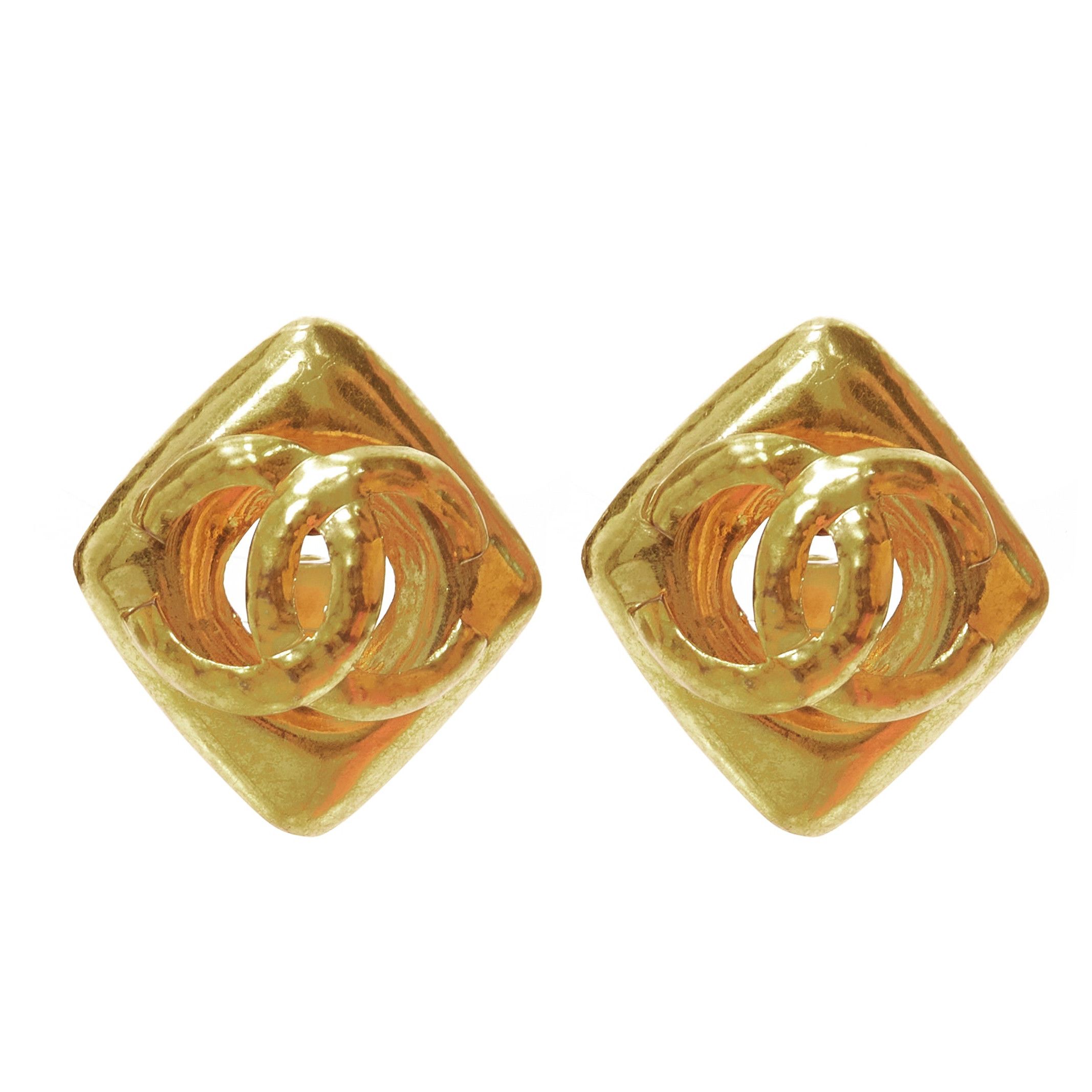 Chanel CHANEL Collection 29 Vintage gold tone oversized CC logo trapezium clip on earrings Size ONE SIZE - 1 Thumbnail