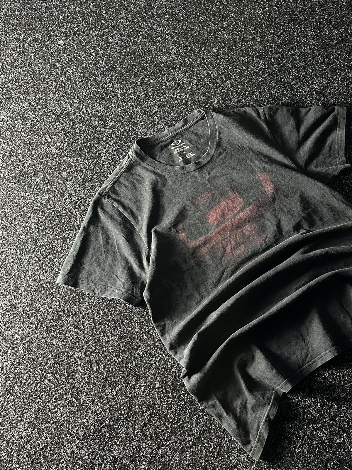 Oakley × Vintage ❗️vintage 00s Oakley big logo tee Black outdoor faded Size US S / EU 44-46 / 1 - 2 Thumbnail