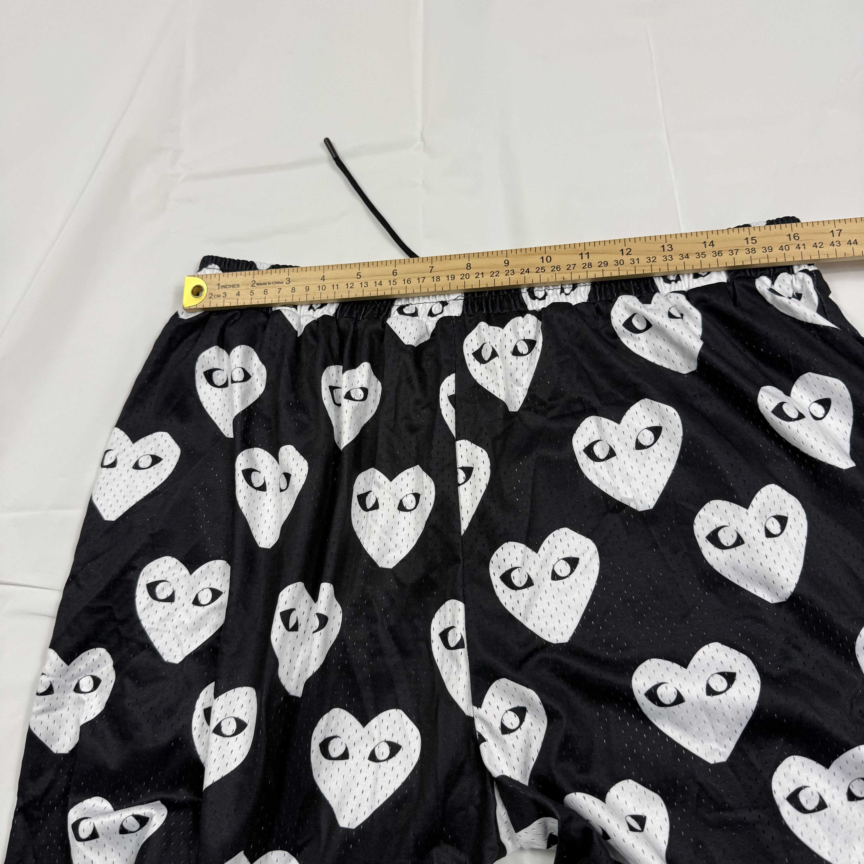 Other OB Heart Graphic Mesh Athletic Shorts Black White XXL Size US 40 / EU 56 - 7 Thumbnail