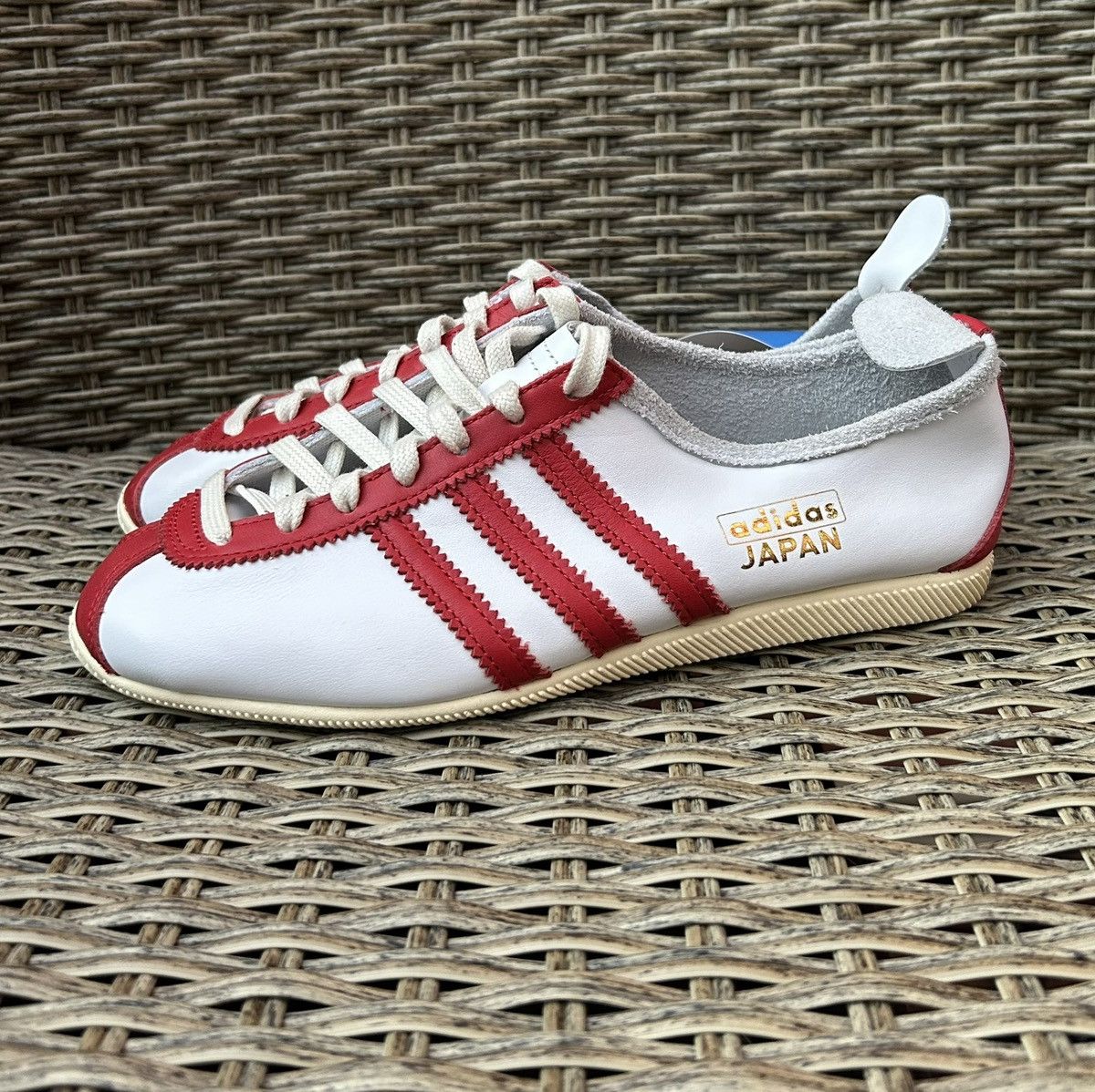 Adidas adidas Originals Japan White Power Red Low-Top Trainers Size US 6 / EU 39 - 1 Thumbnail