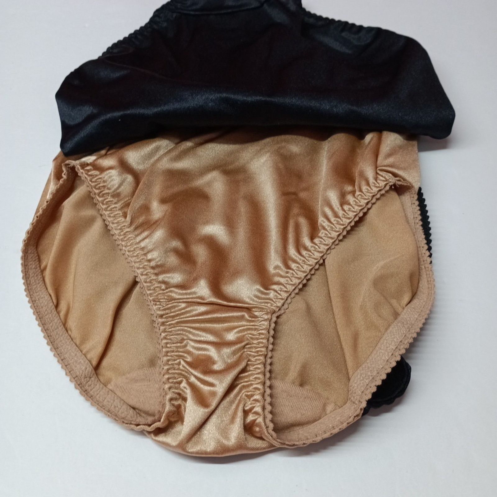 Other Vanity Fair 3-Pack Undershapers Hi-Cut Panties Size S/5 Size ONE SIZE - 3 Thumbnail