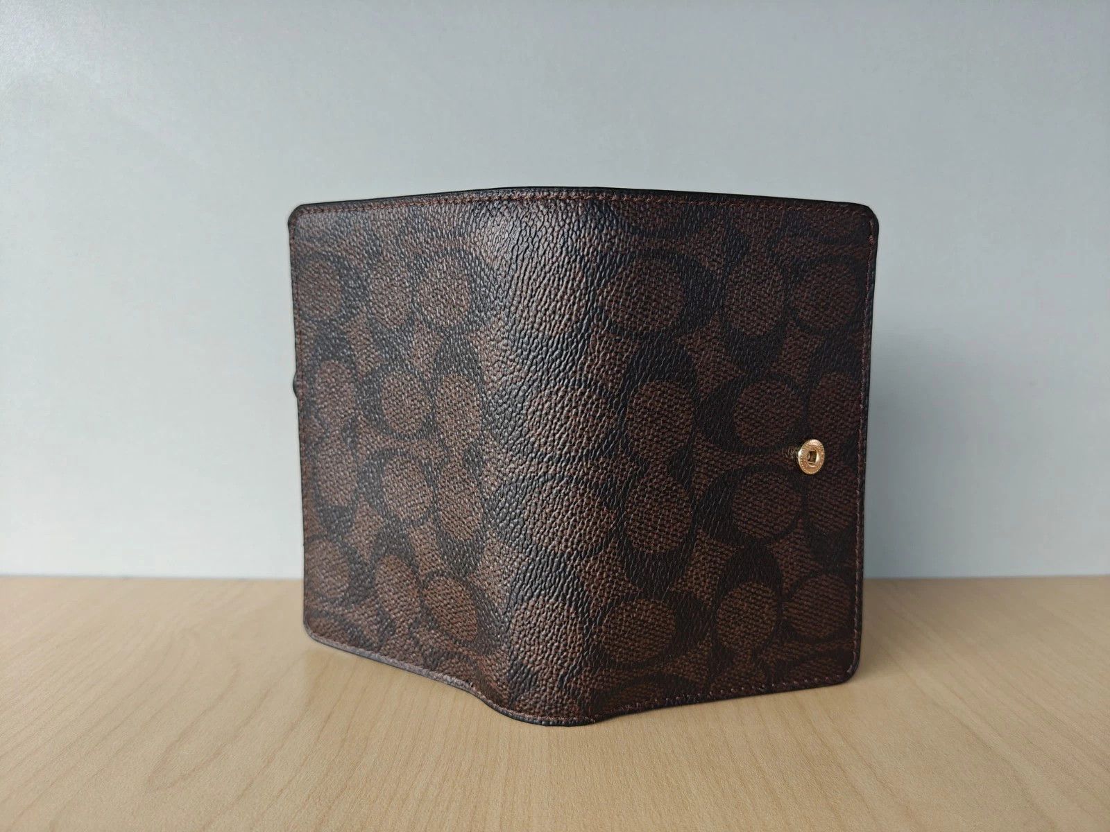 Coach Coach Medium Corner Zip Wallet In Signature T/1005 Size ONE SIZE - 7 Thumbnail