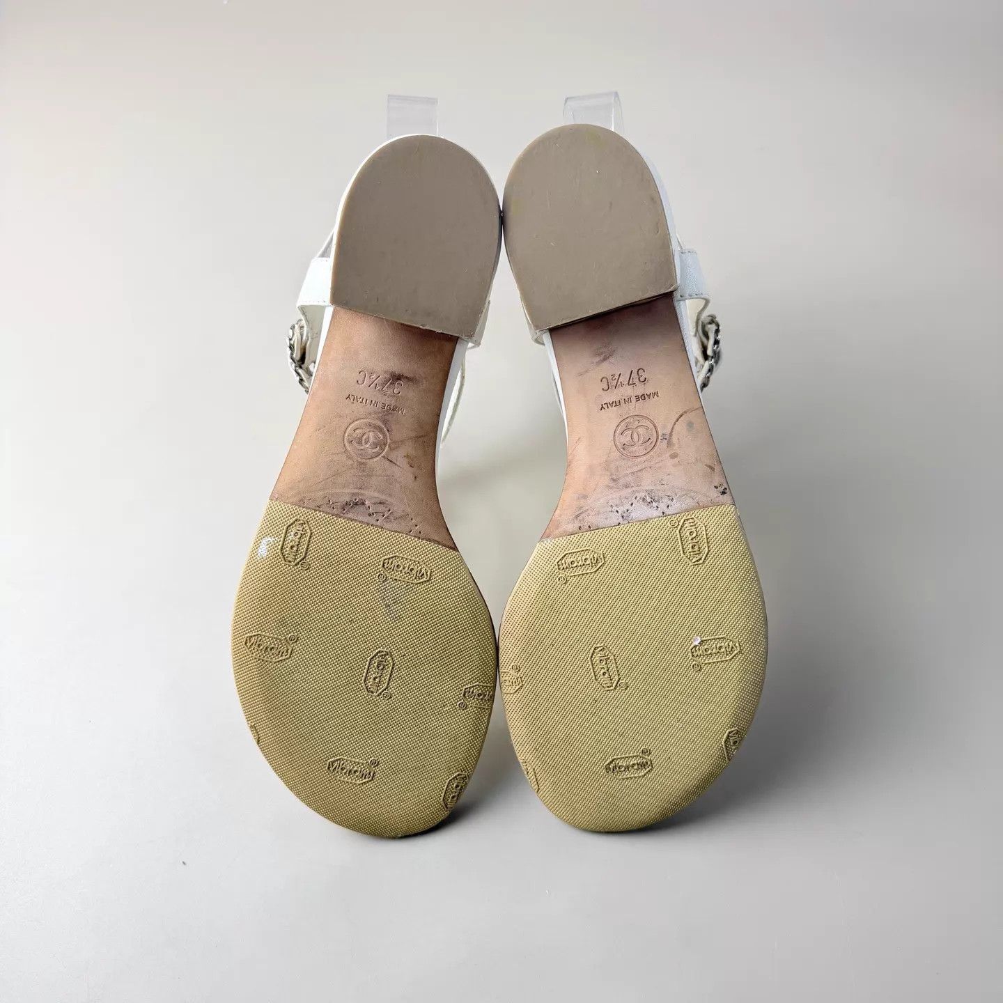 Chanel Chanel White CC Logo Litchi Leather Sandals EUR 37.5 95 New Size US 7 / IT 37 - 7 Thumbnail