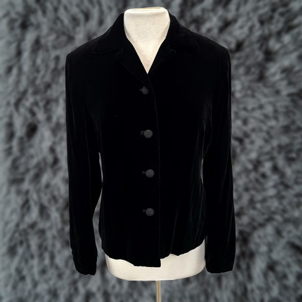 Jones New York VINTAGE Jones New York Velvet Jacket Women’s 10 Whimsigoth 90s Witchy Black Velvet Jacket Womens 10 Whimsigoth 90s Size L / US 10 / IT 46 - 1 Thumbnail