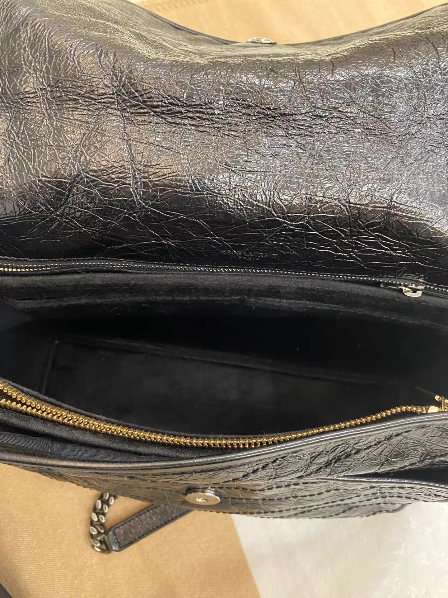 Yves Saint Laurent YSL Niki,Black/Silver Crumpled Calfskin, Distressed Hardware Size ONE SIZE - 9 Thumbnail