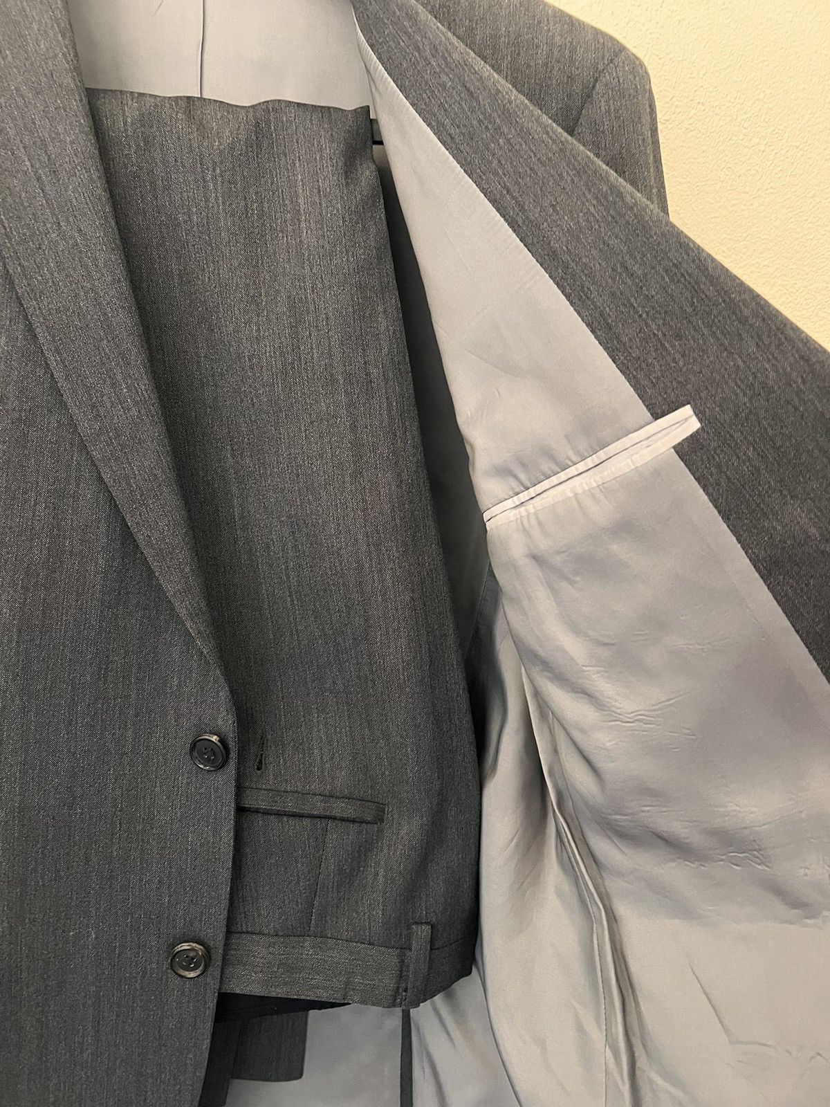 Hugo Boss Boss 42R Grey 2 Piece Suit 100% Wool Like New Size 42R - 5 Thumbnail