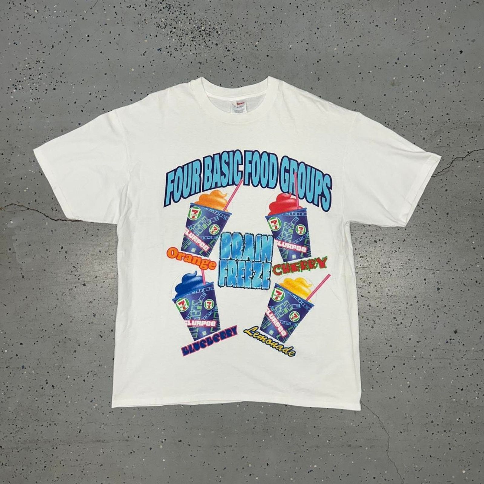 Hanes White vintage 7 Eleven Slushie Promo t-shirt Size US XL / EU 56 / 4 - 1 Thumbnail