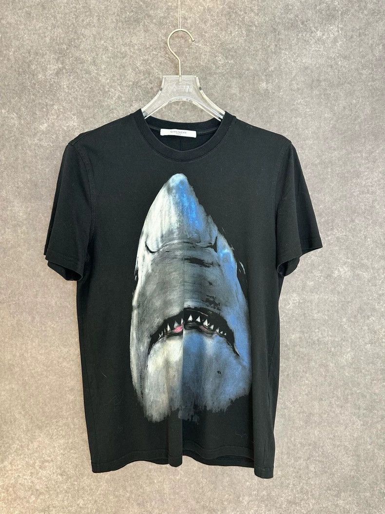 Givenchy Givenchy Shark short-sleeve, size S Size US S / EU 44-46 / 1 - 1 Thumbnail