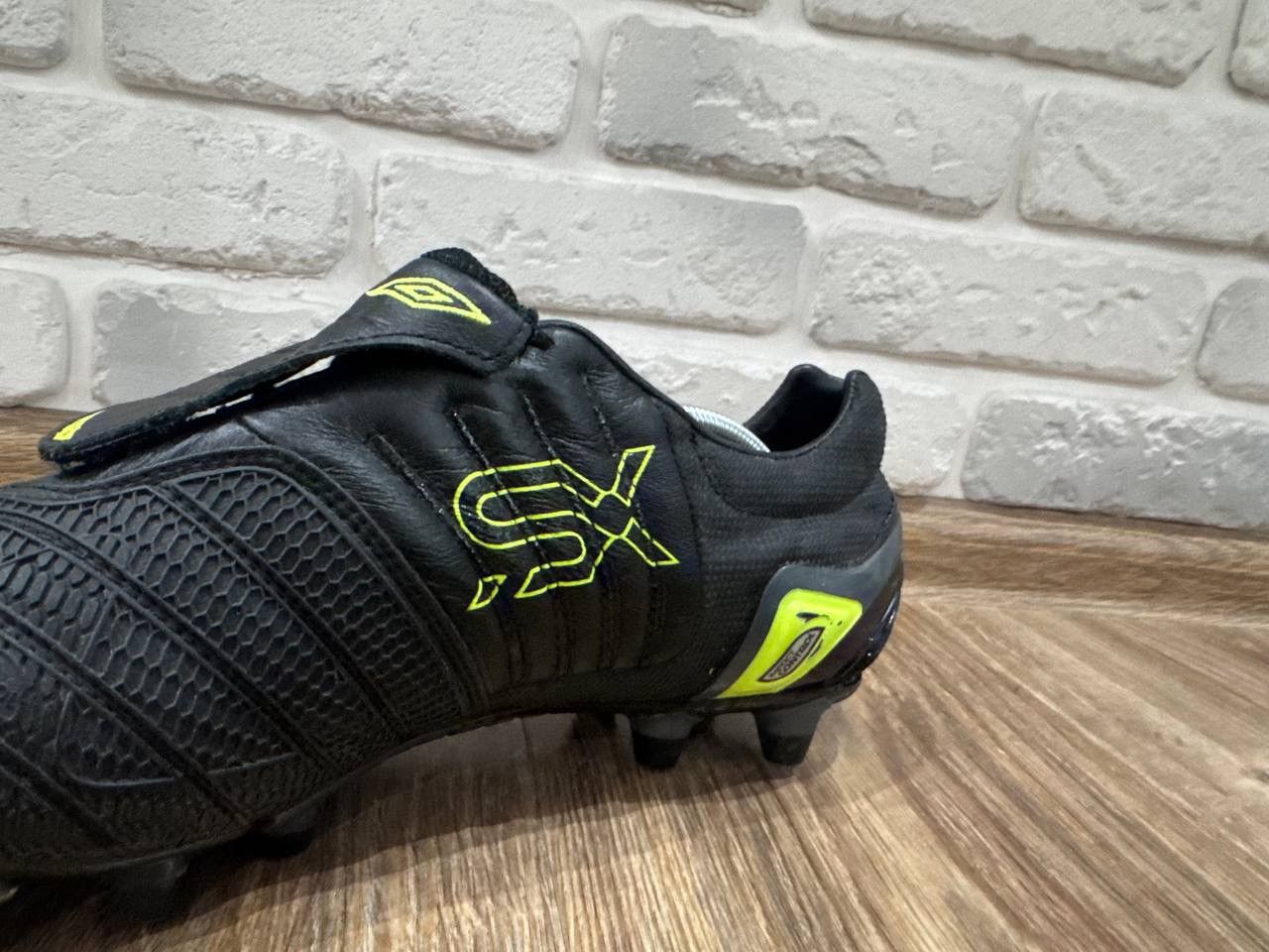 Umbro UMBRO SX VALOR II ULTRA SG ELITE SOCCER FOOTBALL BOOTS Size US 11.5 / EU 44-45 - 10 Thumbnail