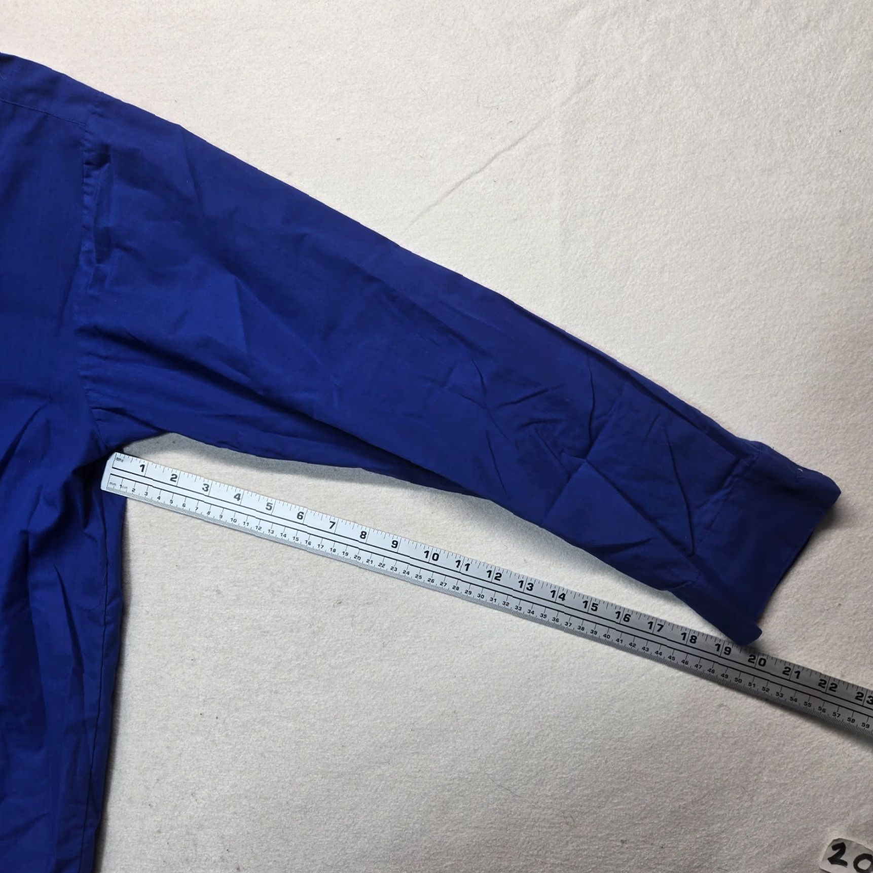 Vintage Henri Valdise Solid Blue Long Sleeve Button Up Shirt Adult Men's 2XL Blue 2XL Shirt Mens 2XL Button-Up Solid Blue Long Sleeve Henri Valdise Size US XXL / EU 58 / 5 - 5 Thumbnail