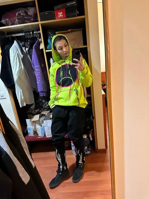 VIBE Y2K kawaii hip-hop sweatshirt Gothic Punk smile hoodie Size US L / EU 52-54 / 3 - 4 Thumbnail