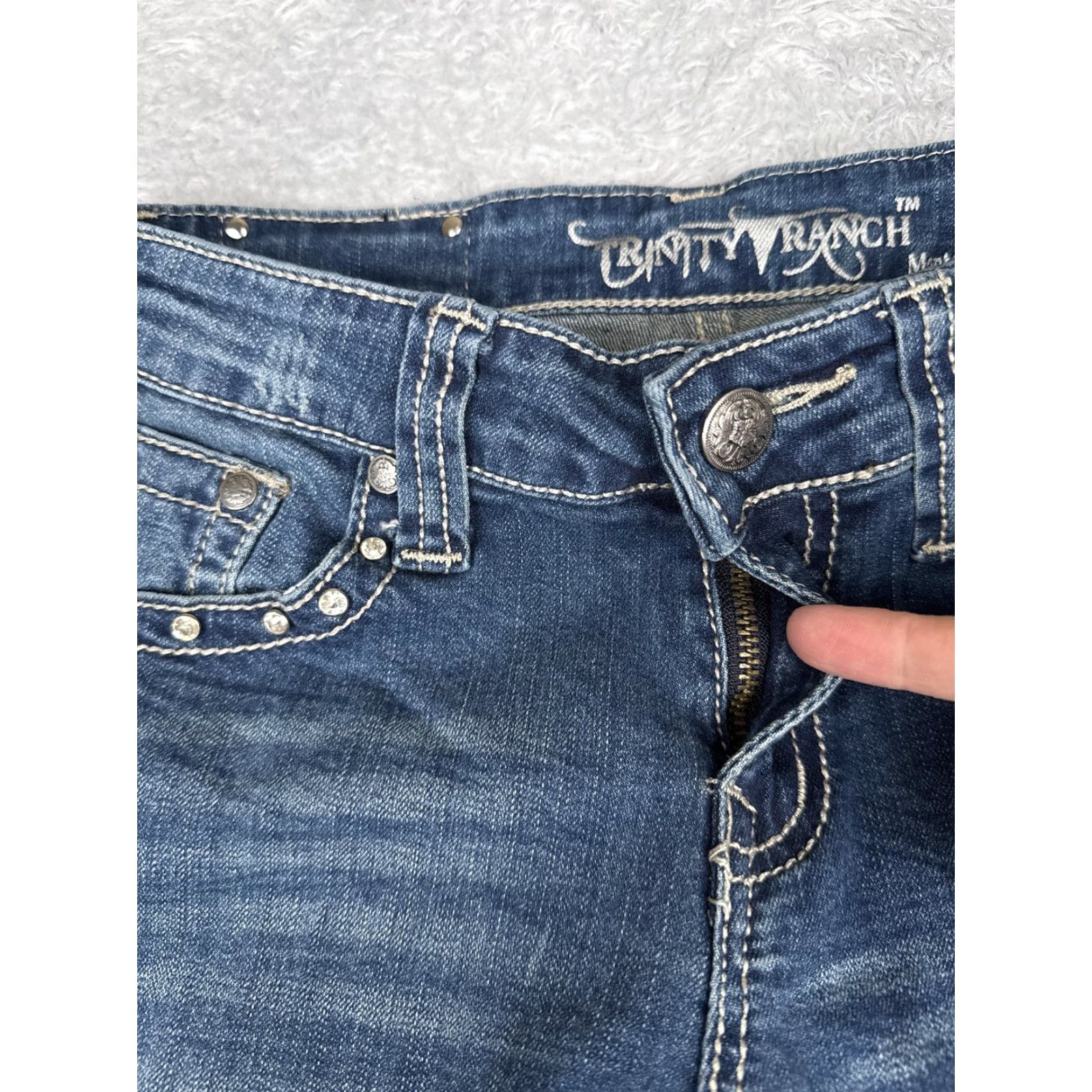 Vintage Trinity Ranch Jeans Bootcut Junior 5 Blue Mid Rise Embroidered Rhinestone Studded Embellished 29x34 Casual Western Cowboy Womens Size 27" / US 4 / IT 40 - 5 Thumbnail