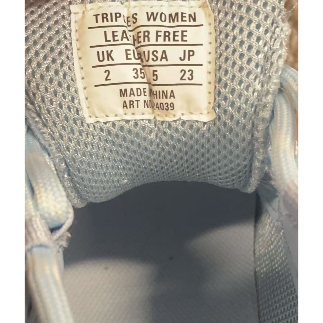 Balenciaga Balenciaga Triple S Sneakers In Light Blue For Women Or Juni Size US 5 / IT 35 - 11 Thumbnail