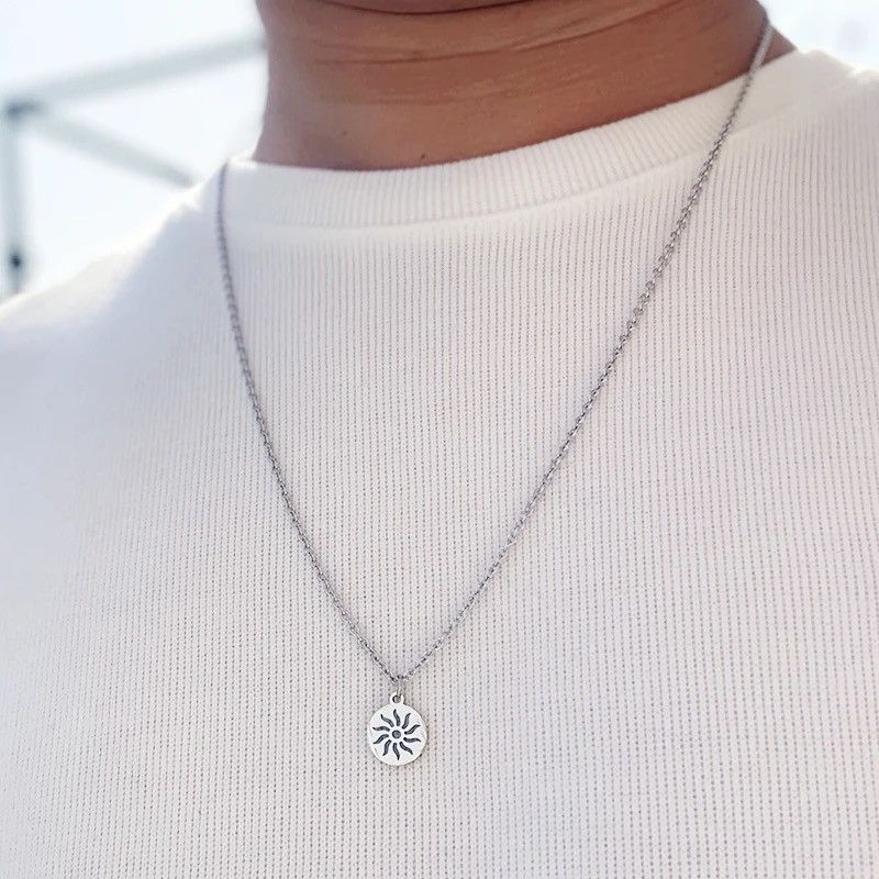 Jewelry Simple Long Chain Necklace Sun Pendant Necklace Vintage y2k Size ONE SIZE - 1 Thumbnail
