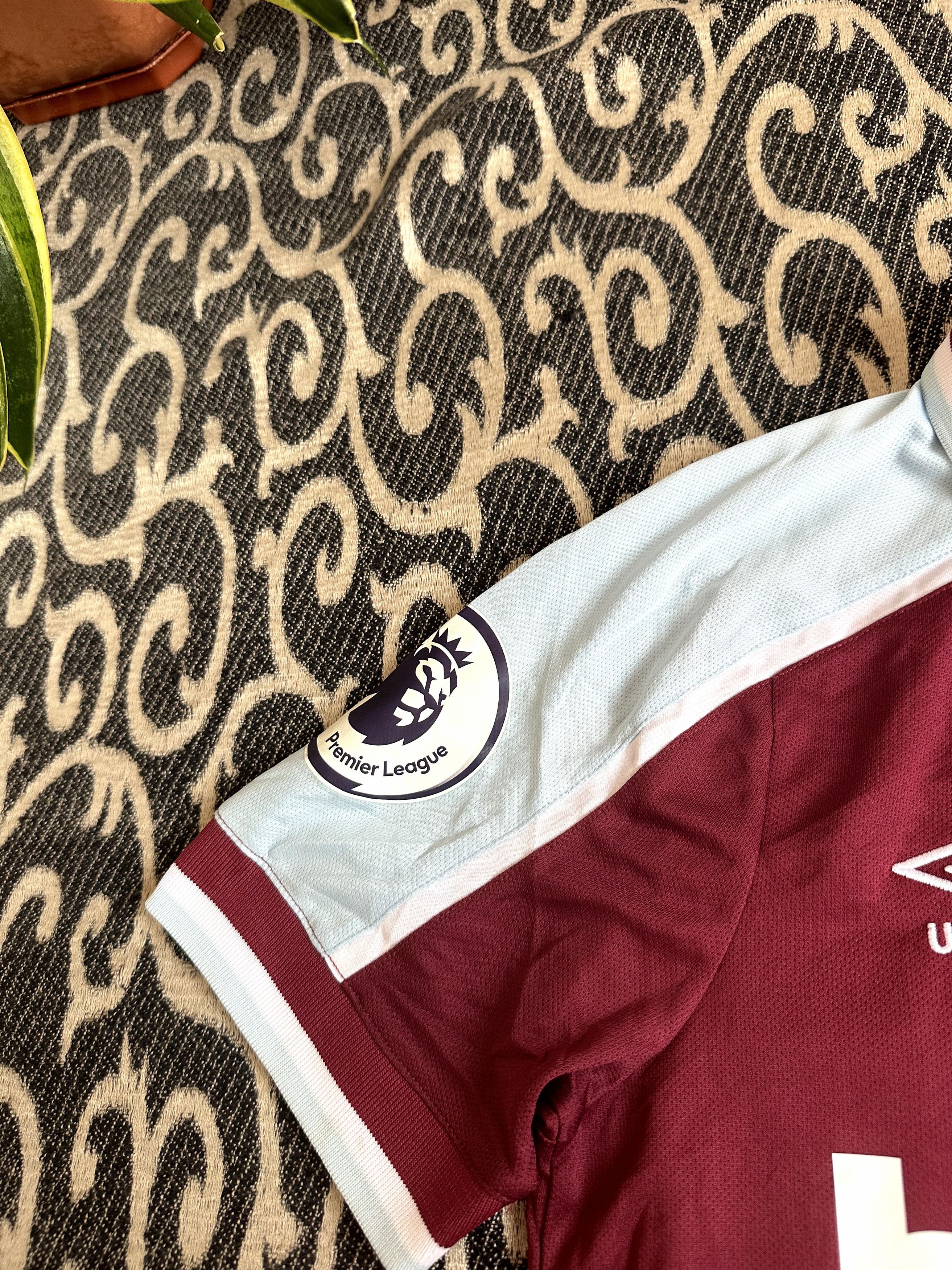 Umbro Umbro West Ham Football Jersey Streetwear Size US S / EU 44-46 / 1 - 5 Thumbnail