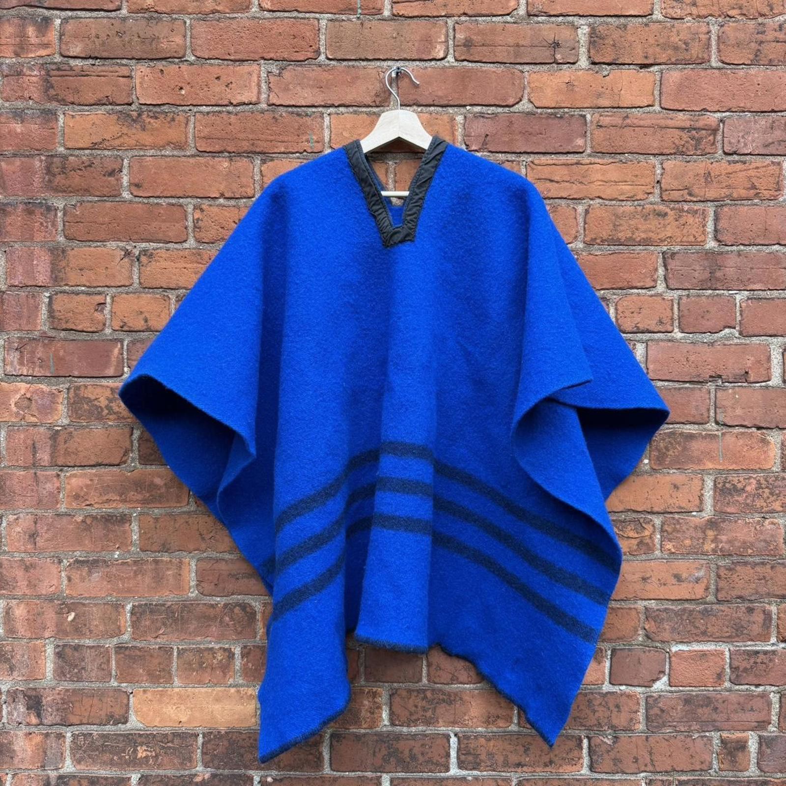 Other Vintage topsy farms Amherst Island wool poncho 80s OS Size US M / EU 48-50 / 2 - 4 Thumbnail