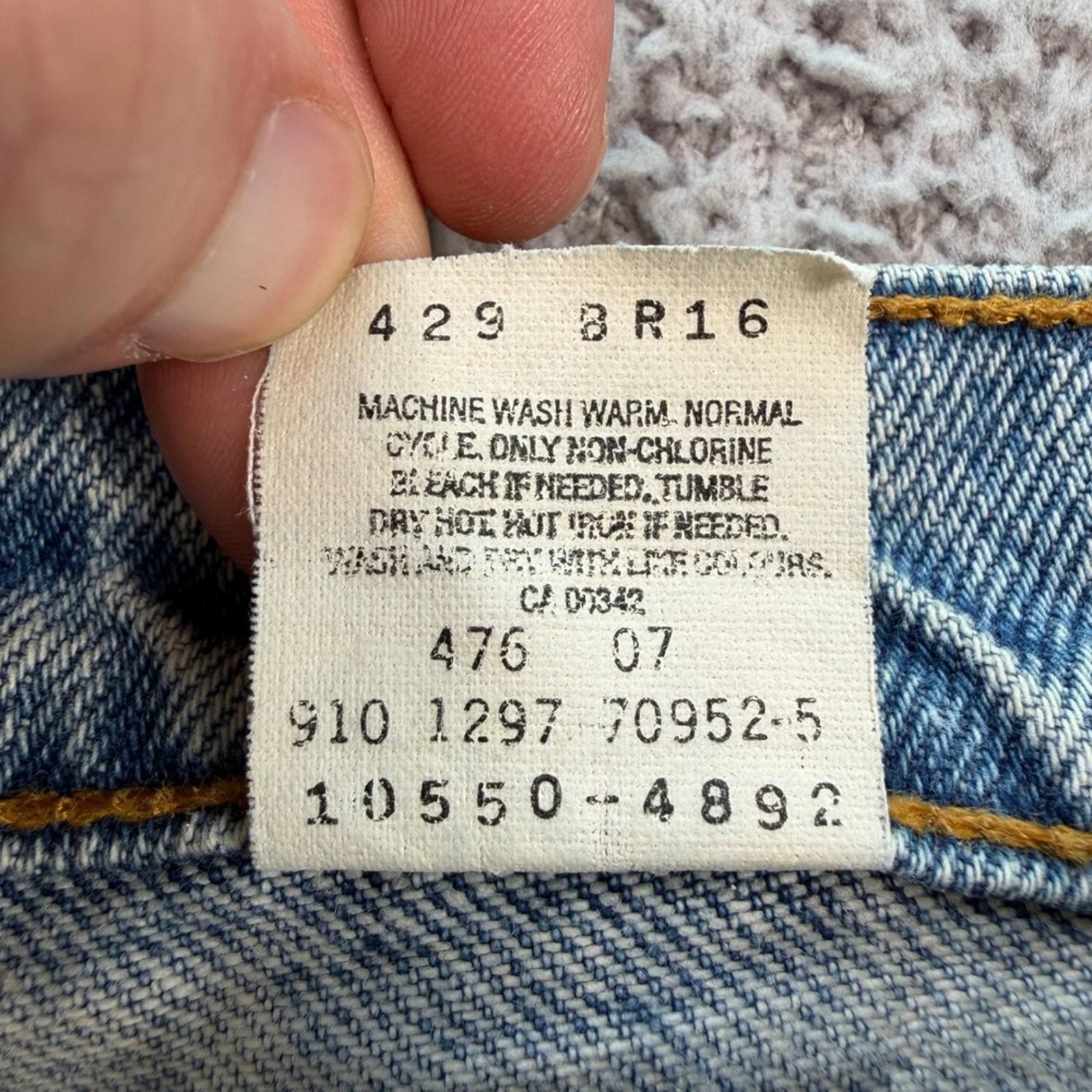 Levi's Vintage Levis 550 Made in Canada Jeans 28x29 Relaxed Light Size US 28 / EU 44 - 7 Thumbnail