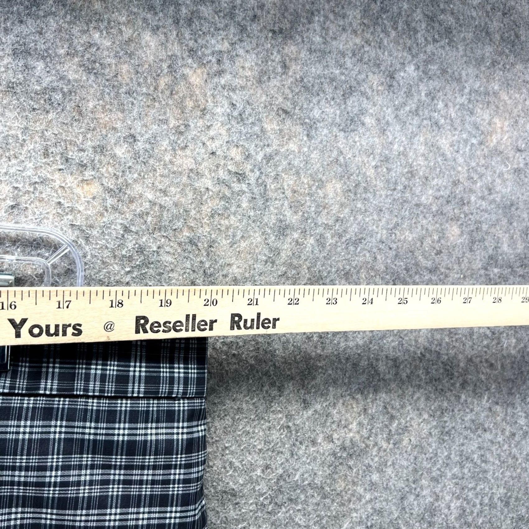 Vintage Greg Norman Shorts Mens 38 Gray Chino Flat Front Golf Golfer Plaid Stripes Vtg Size US 38 / EU 54 - 7 Thumbnail