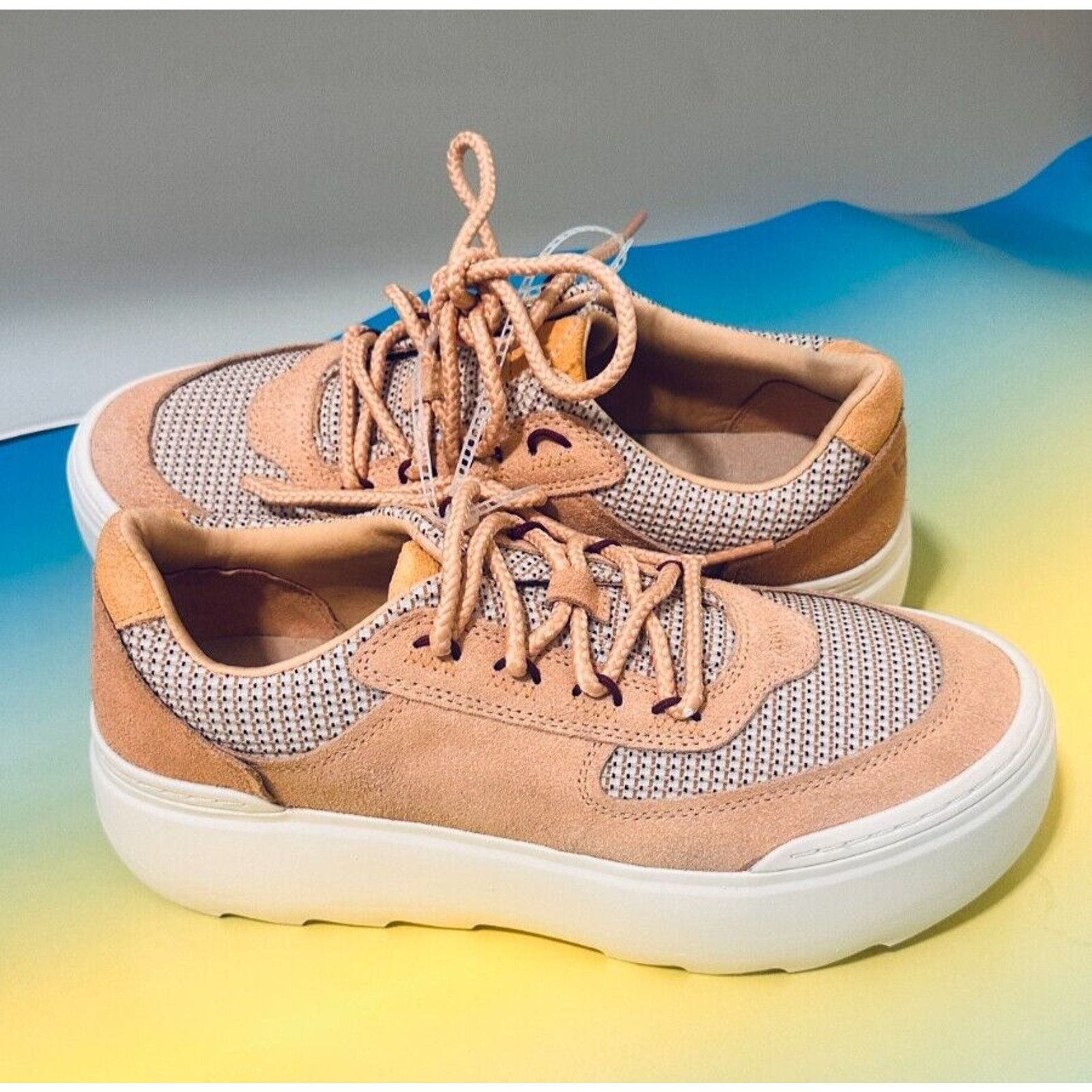 Ugg UGG Treadlite Womens Marin Mega Lace-Up Platform Sneakers Size US 9 / IT 39 - 3 Thumbnail
