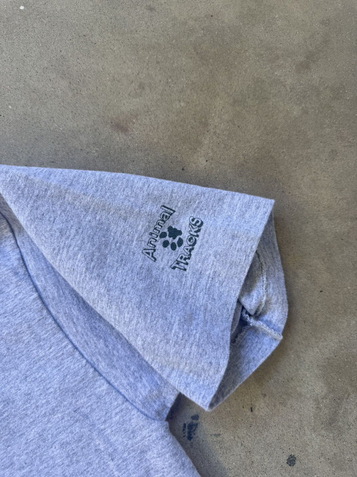 Vintage Vintage single stitch deer track t-shirt Size US L / EU 52-54 / 3 - 5 Thumbnail