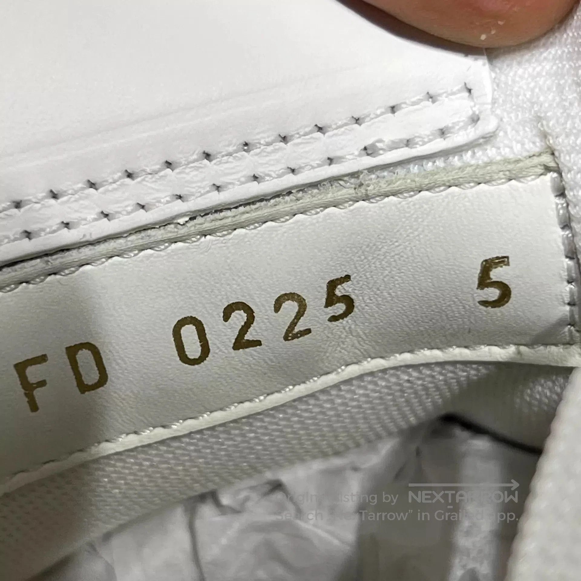 Louis Vuitton White Low-Top Sneakers Size 6. Size US 6 / EU 39 - 8 Thumbnail