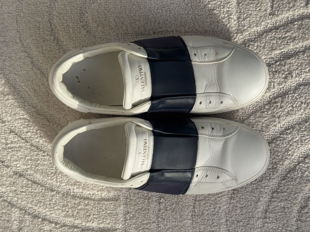 Valentino Valentino Garavani Open Low-Top Sneakers White/Navy(TP938Y2) Size US 7 / EU 40 - 4 Thumbnail