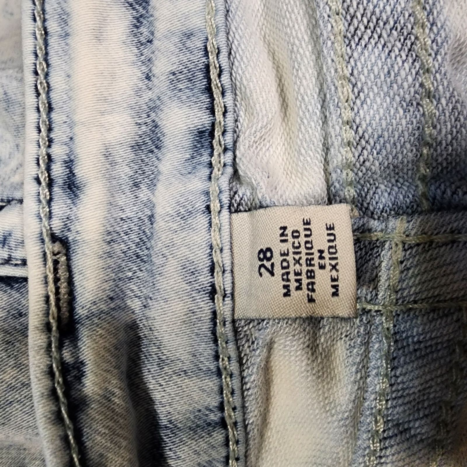 True Religion True Religion Jeans light wash Size 28 2357 Size 28" / US 6 / IT 42 - 5 Thumbnail