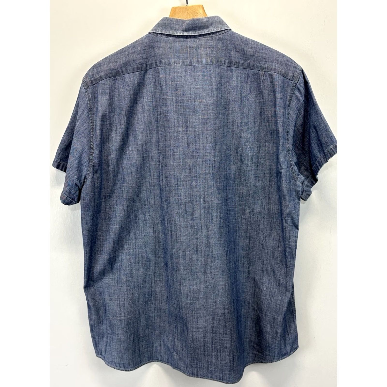J.Crew J. Cre w Chambray Shirt Men’s XL Blue Slim Fit Denim Look Preppy Short Sleeves Shirt Button-Up Mens Size US XL / EU 56 / 4 - 3 Thumbnail