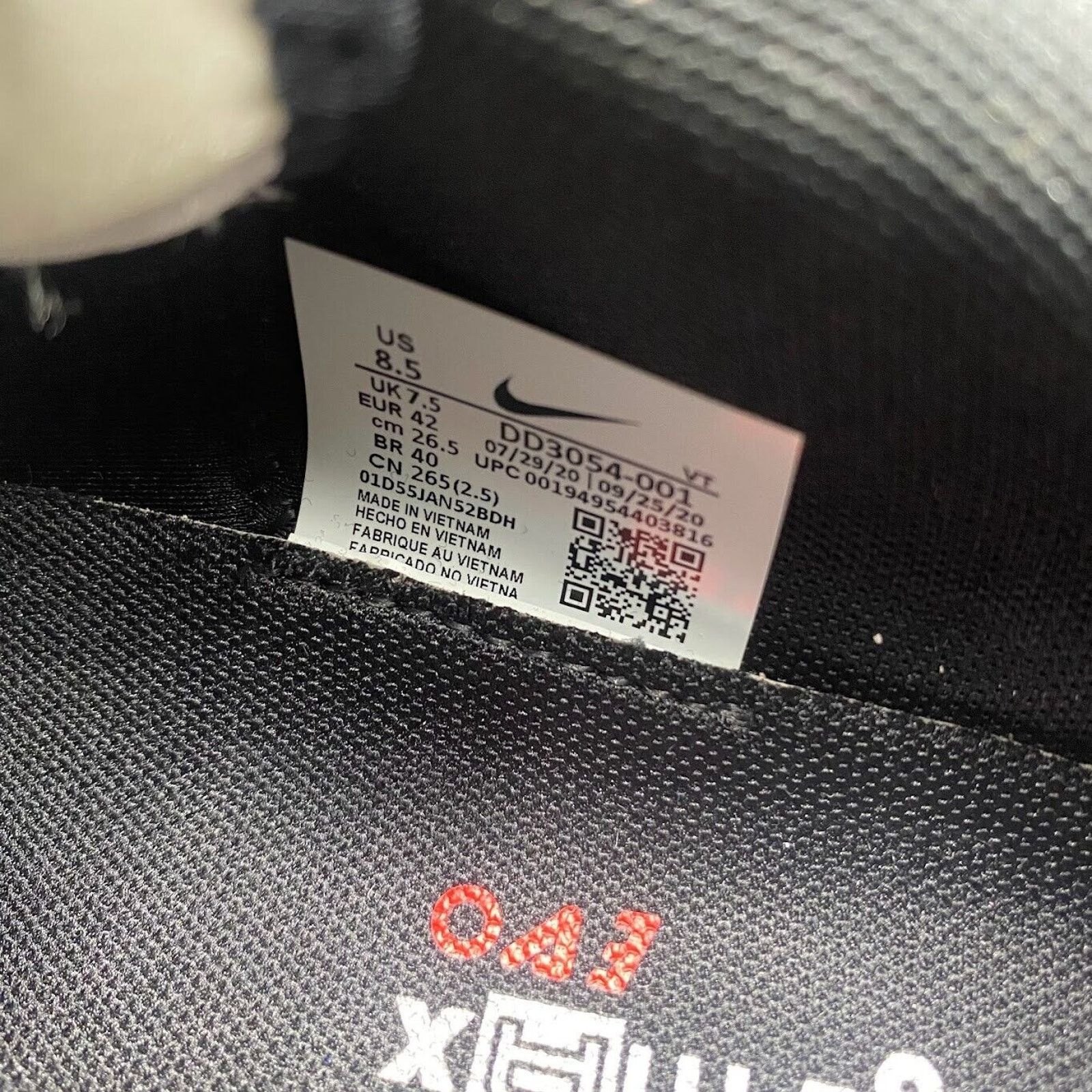 Nike NEW Nike Air VaporMax Evo Black Silver Men's DD3054 001 Size US 8.5 / EU 41-42 - 8 Thumbnail