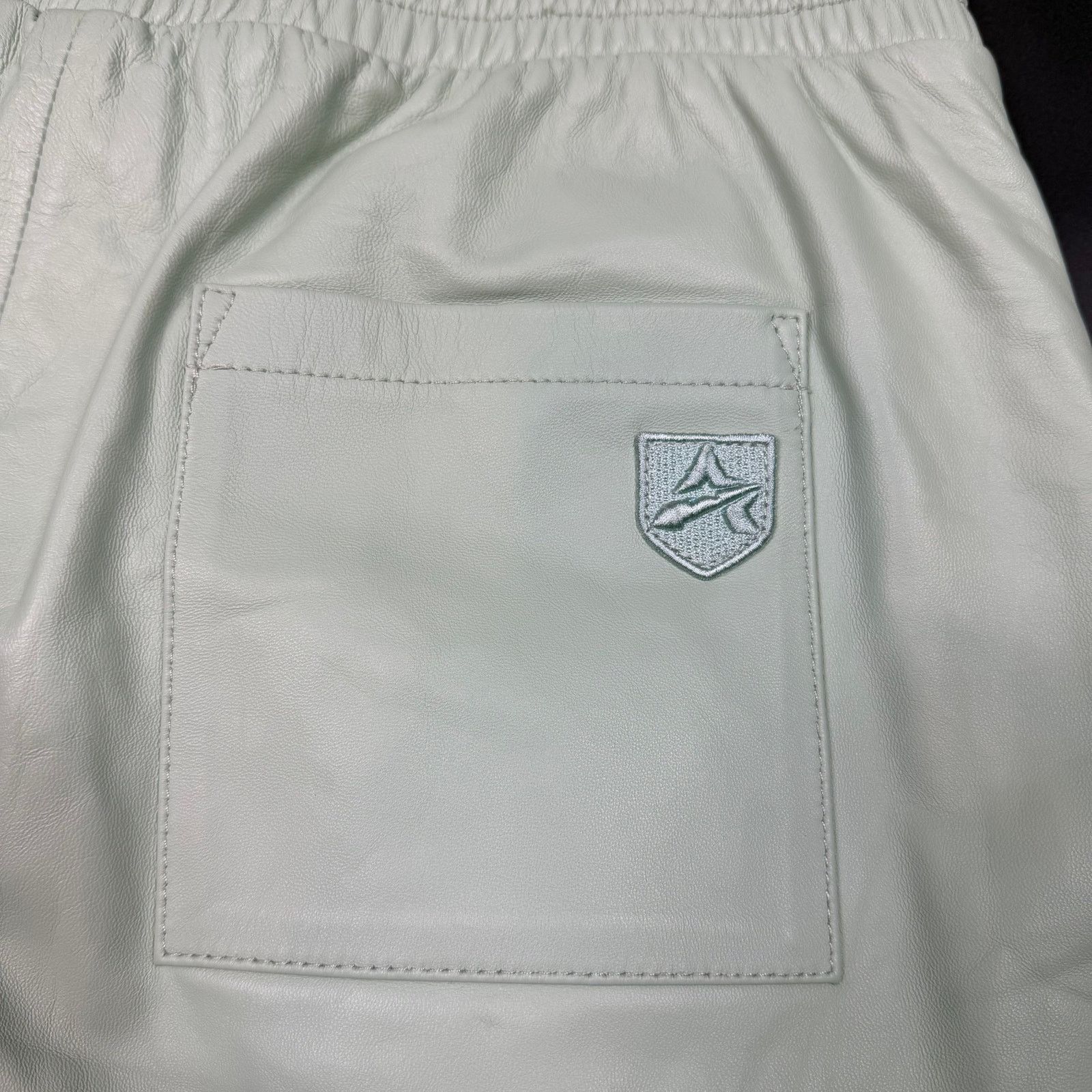 Avirex Avirex Leather Patch Short Size US 34 / EU 50 - 12 Thumbnail