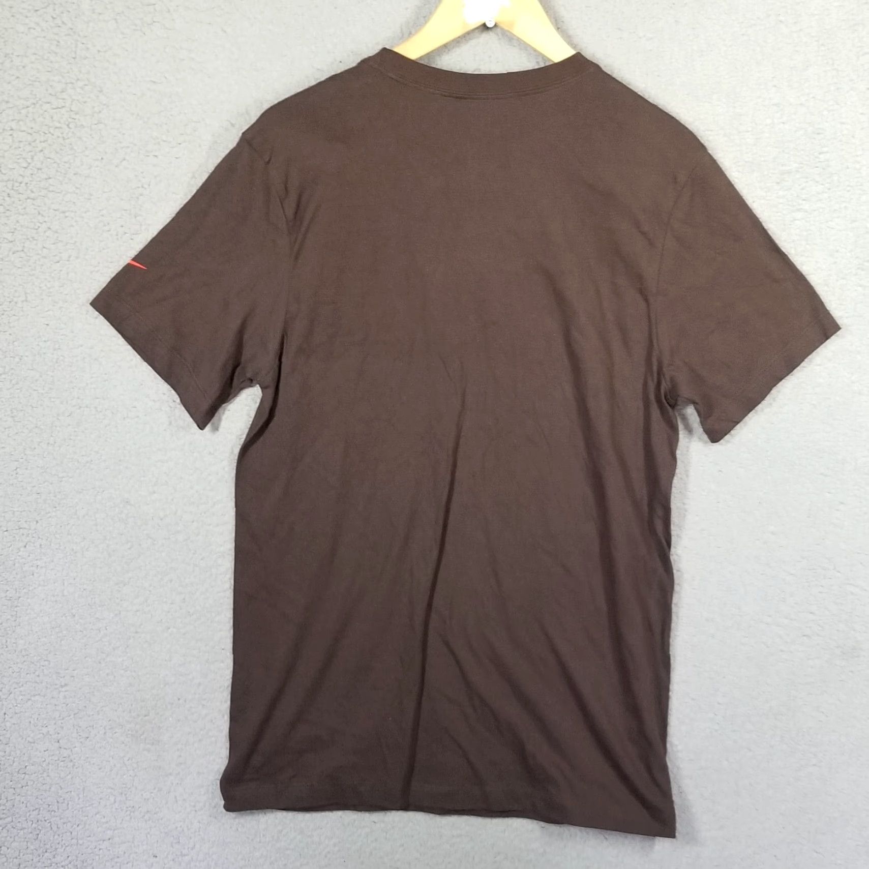 Nike VINTAGE Nike Cleveland Browns Football Staff Sideline Legend T-Shirt Men's Small Brown NFL Graphics 2020s Mens Size US S / EU 44-46 / 1 - 6 Thumbnail
