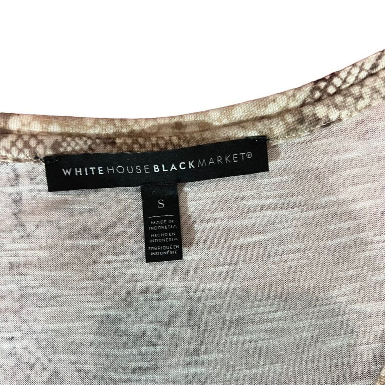 White House Black Market White House Black Market Blouse Womens Size Small V-Neck Top Size S / US 4 / IT 40 - 3 Thumbnail