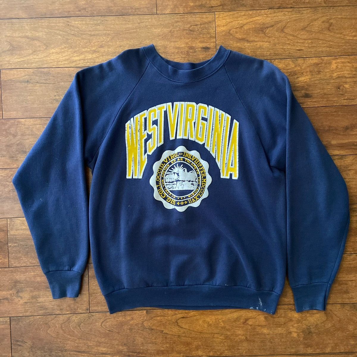 Vintage Vintage 80s Western Virginia Raglan Crewneck Size US M / EU 48-50 / 2 - 1 Preview