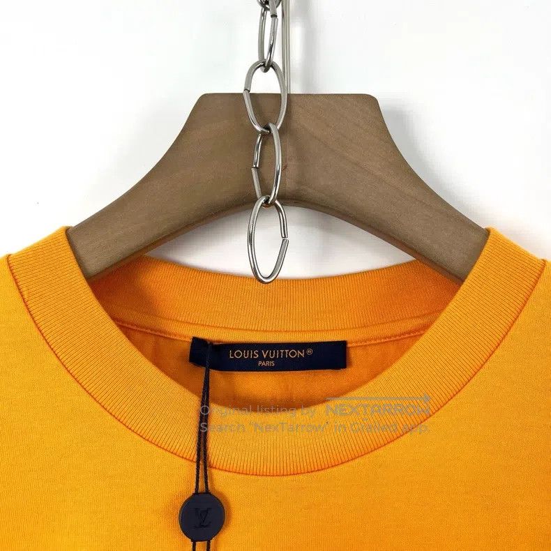 Louis Vuitton Louis Vuitton Orange embossed short sleeve Size US M / EU 48-50 / 2 - 3 Thumbnail