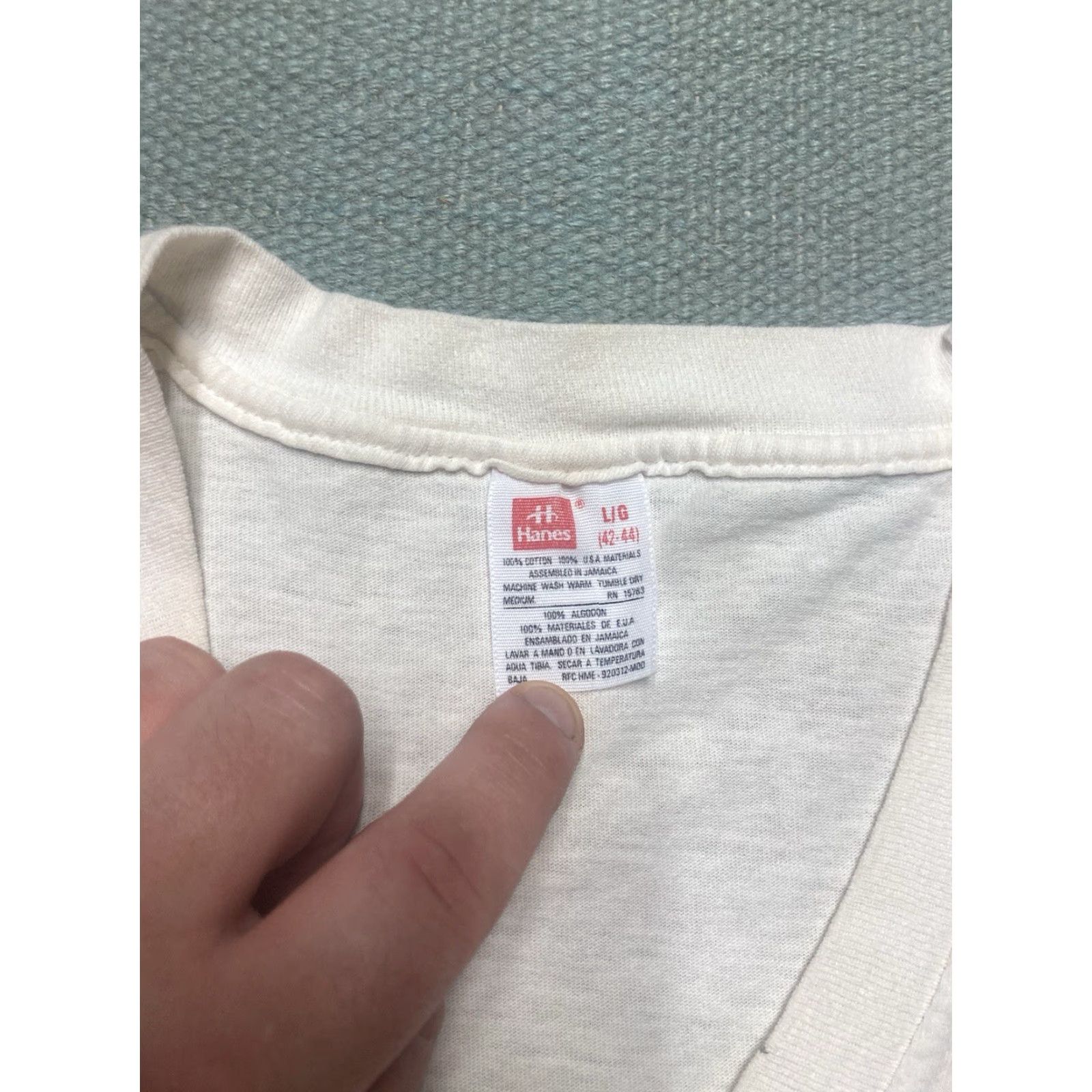 Hanes VINTAGE Hanes T-Shirt White Cotton V-Neck Adult Large Size US L / EU 52-54 / 3 - 6 Thumbnail