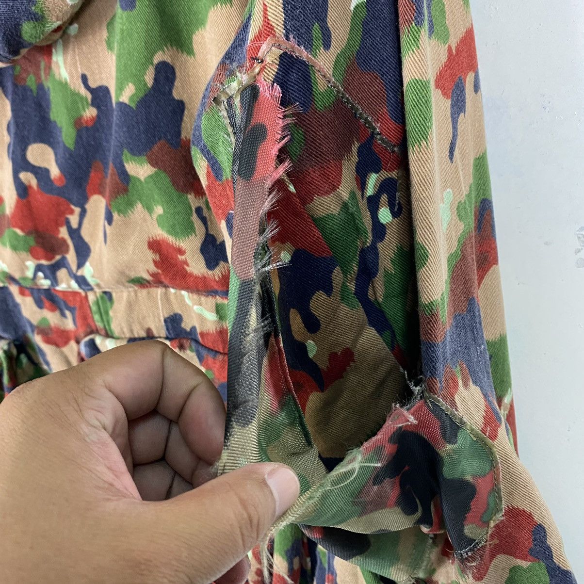Army Of Me VINTAGE SWISS ARMY COMBAT HEAVYWEIGHT JACKET M83 ALPENFLAGE Size US XL / EU 56 / 4 - 23 Thumbnail