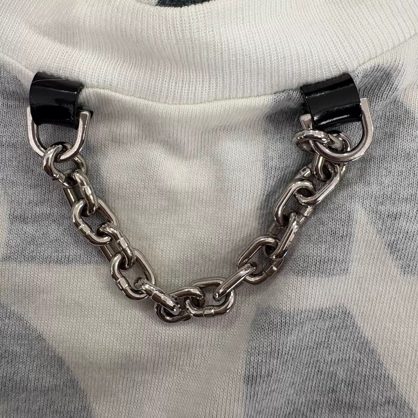 Louis Vuitton LV white base gray big logo all over S new tee Size S / US 4 / IT 40 - 5 Thumbnail