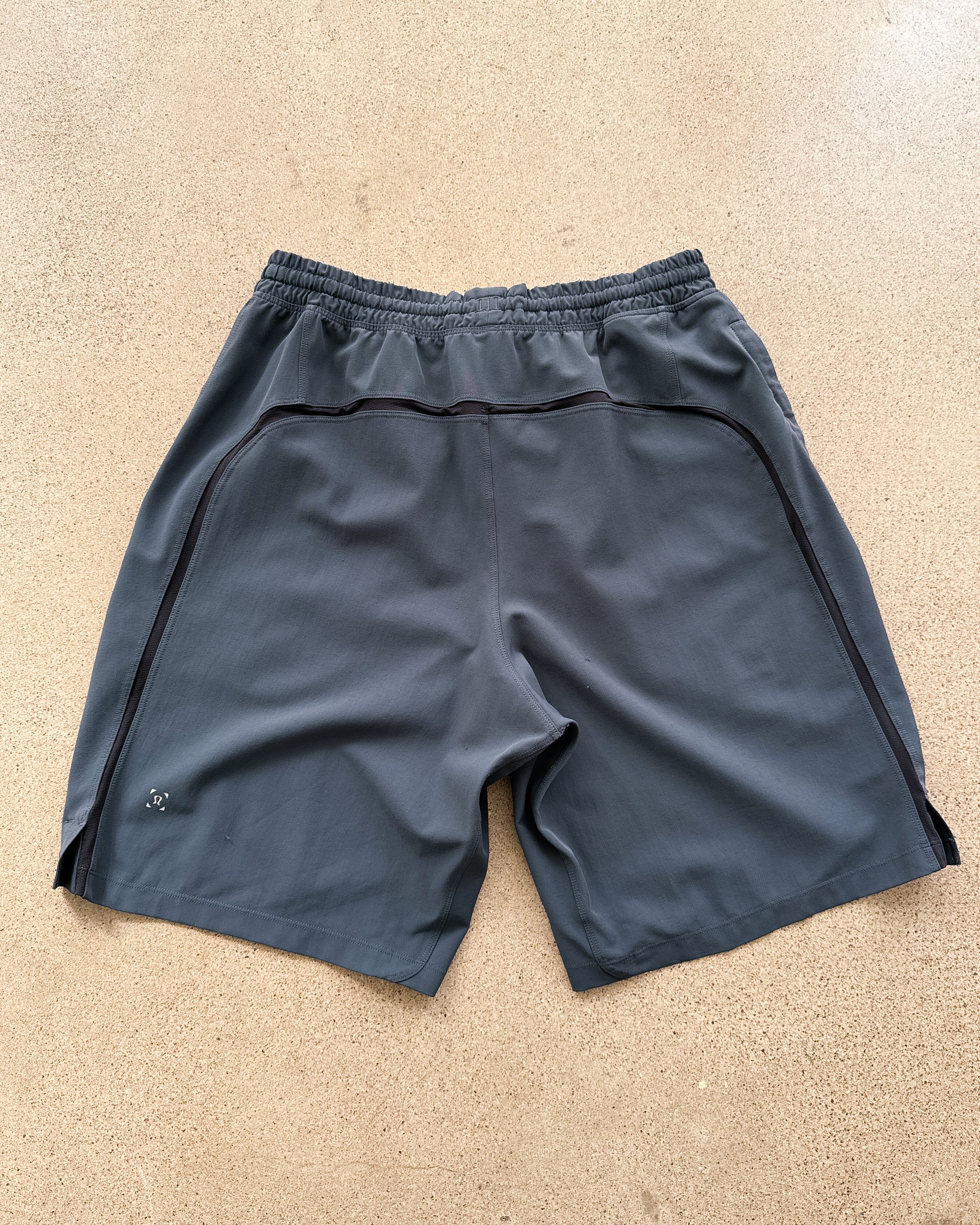 Lululemon Lululemon Pace Breaker Short 9" Length Melanite Grey Men's S Size US 30 / EU 46 - 2 Thumbnail