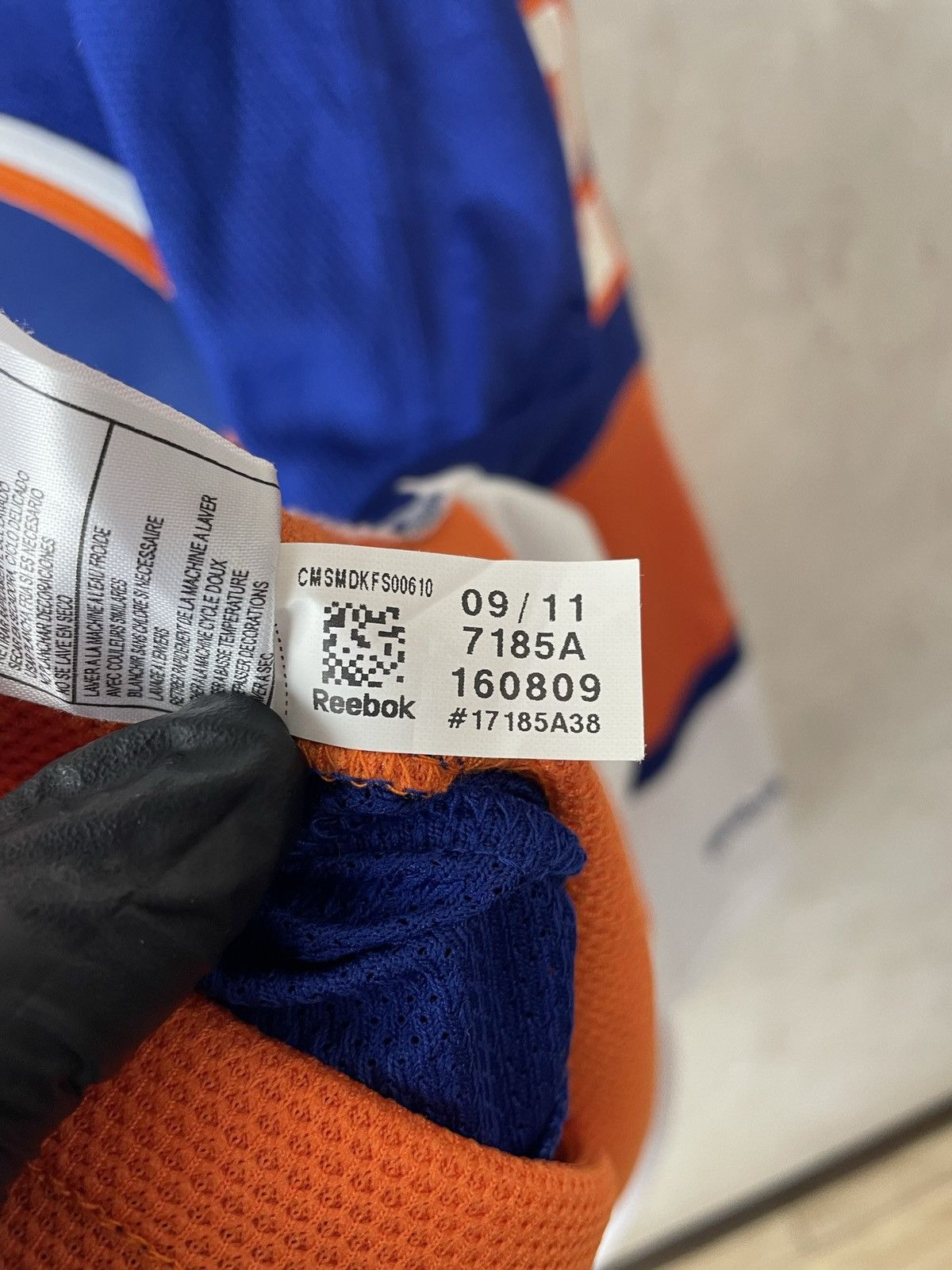 Reebok MARK STREIT #2 NEW YORK ISLANDERS REEBOK NHL Jersey L MEN Size US L / EU 52-54 / 3 - 7 Thumbnail
