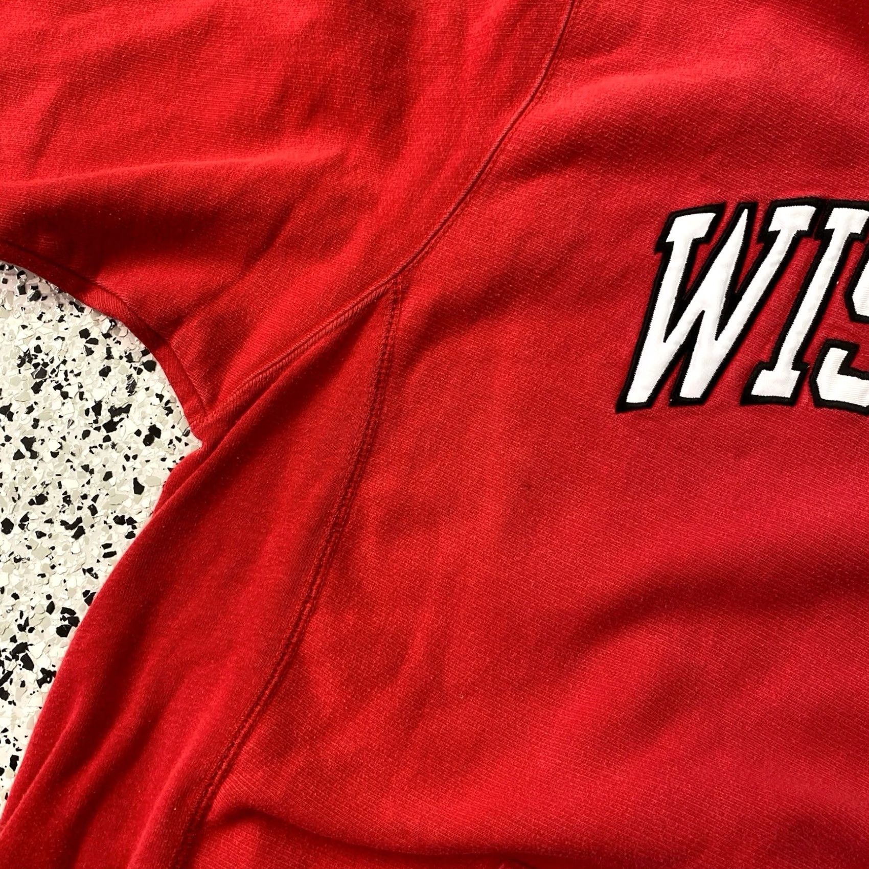 Vintage VINTAGE Wisconsin Badgers Hoodie Mens XL Embroidered Steve & Barrys Red Pullover Size US XL / EU 56 / 4 - 3 Thumbnail