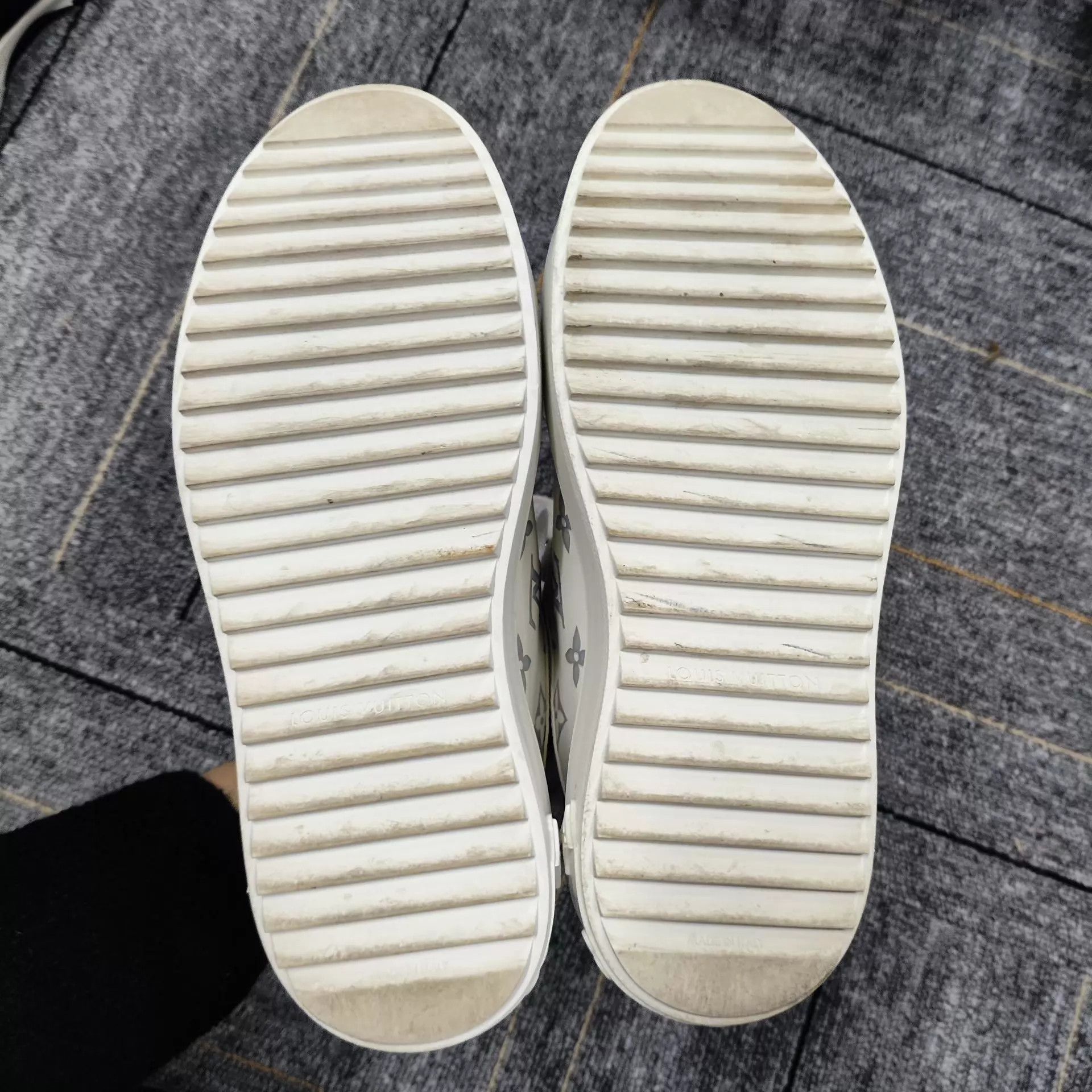 Louis Vuitton LV Cowhide All Over Print White Low Top Sneaker Size US 4.5 / IT 34.5 - 5 Thumbnail