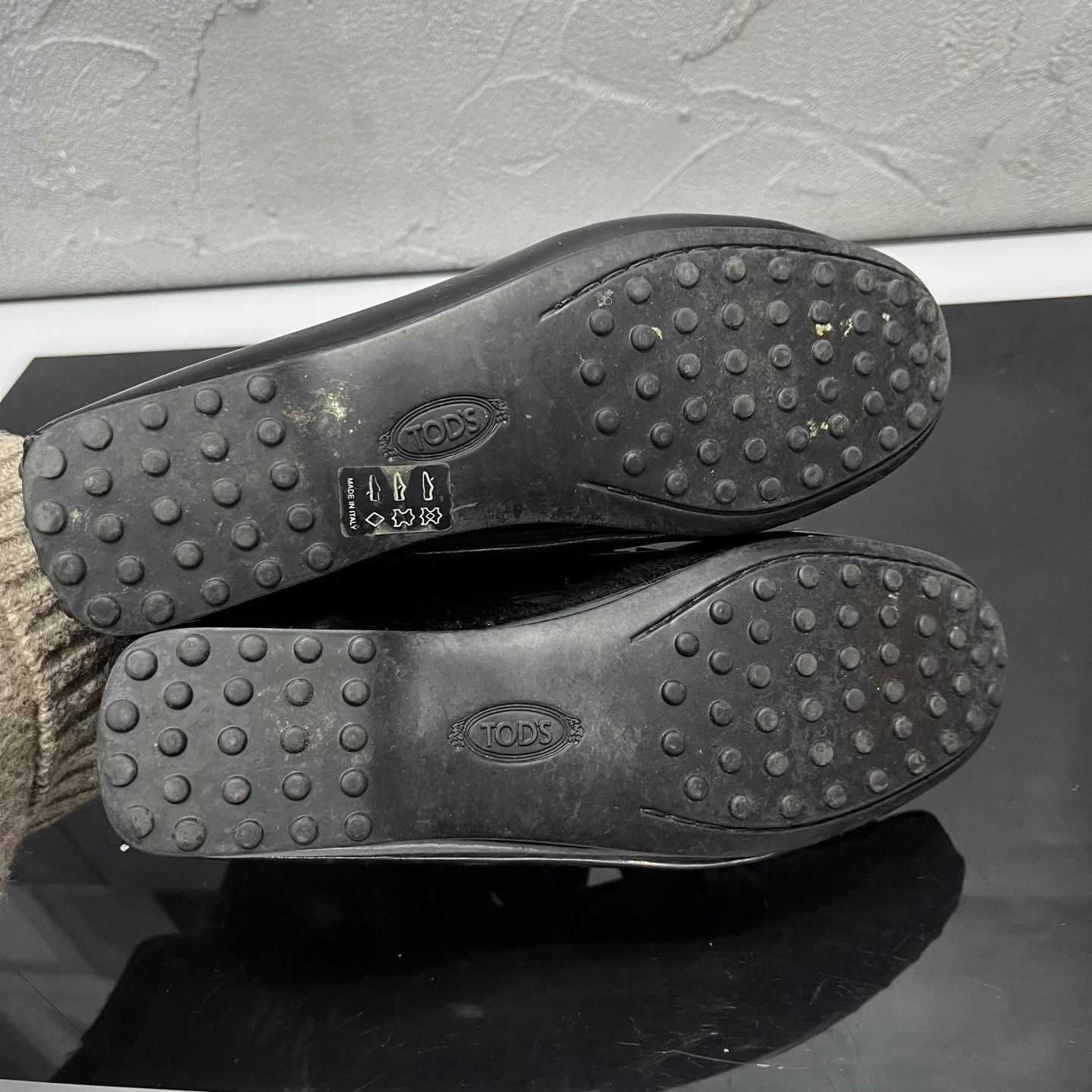 Tod's TOD'S Lock Gommino Loafers 35 98 New Minimal Wear Size US 4 / IT 34 - 5 Thumbnail