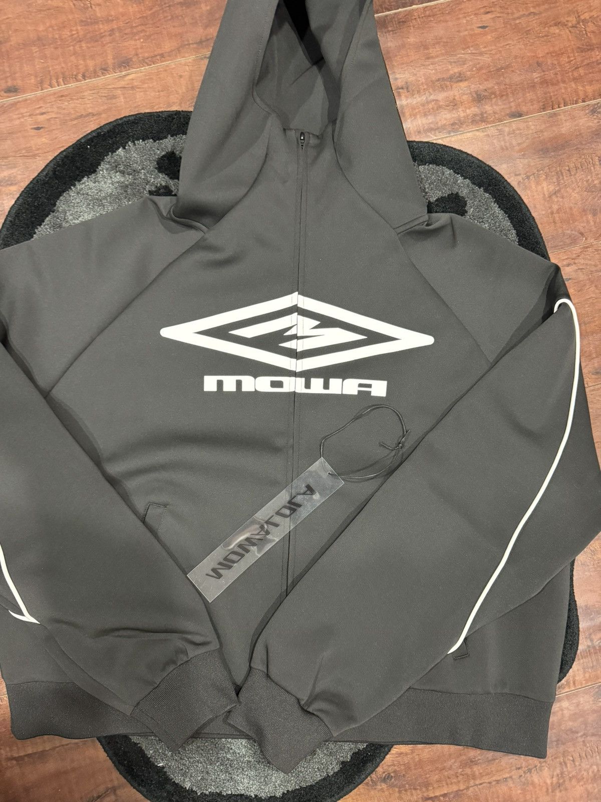 MOWALOLA TECH HOODIE BLACK MOWALOLA TECH HOODIE BLACK - メルカリ