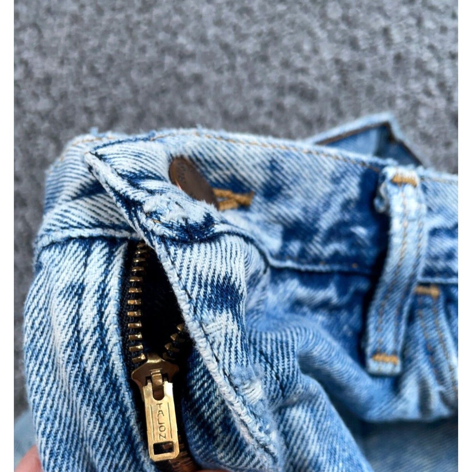 Denime VINTAGE Rustler Jeans 80s Denim Adults Men 32 x 26 Light Blue 5-Pocket 80s Retro Hipster Talon Zipper Mens Size US 32 / EU 48 - 5 Thumbnail